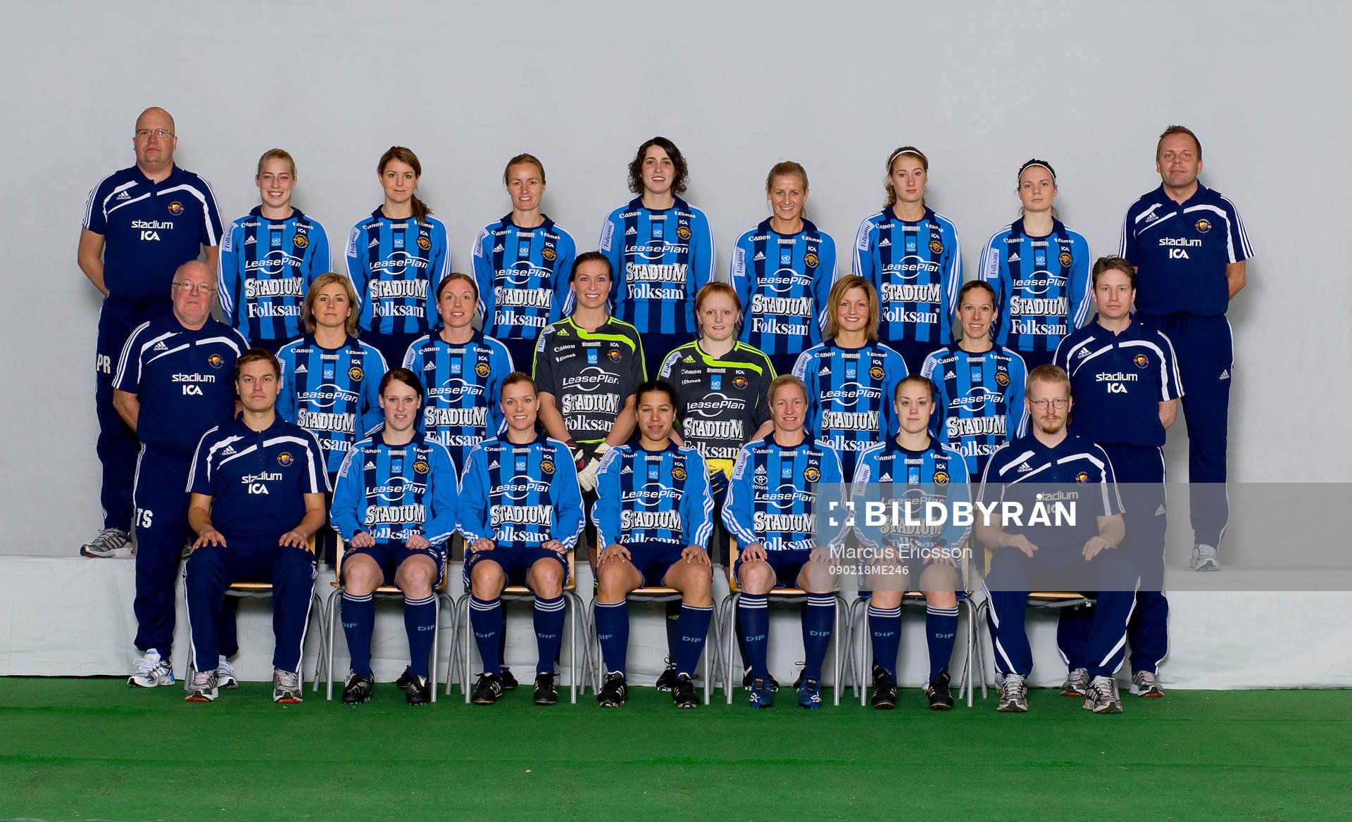  Bakre raden från vänster;  Håkan Lindström, Linda Sällström, Rebecca Johnson, Anna-Kaisa Rantanen, Therese Brogårde, Marijke Callebaut, Matilda Rosqvist, Alexandra Höglund, Anders Johansson, tränare.