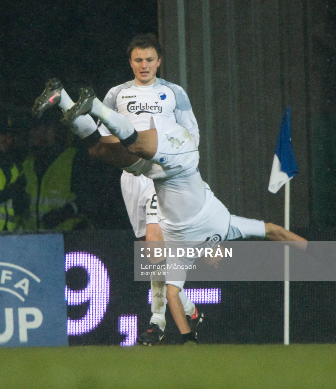 Fotboll, Uefa-cupen, FC Köpenhamn - Manchester City: 1-1 Ailton Almeida (f.d. Örgryte) som gör en dubbel volt av glädje.