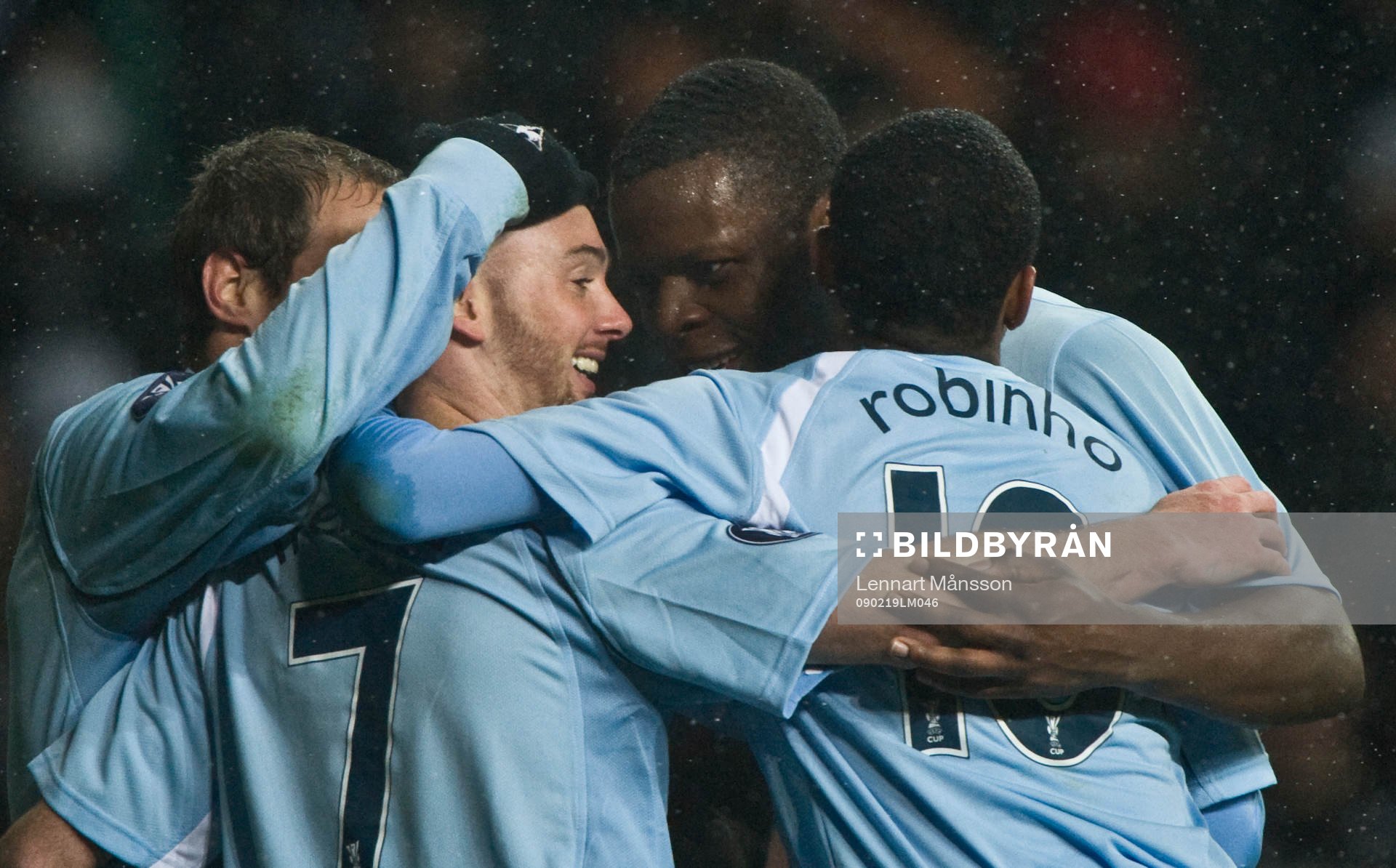  Stephen Ireland (7) jubel med lagkamrater.