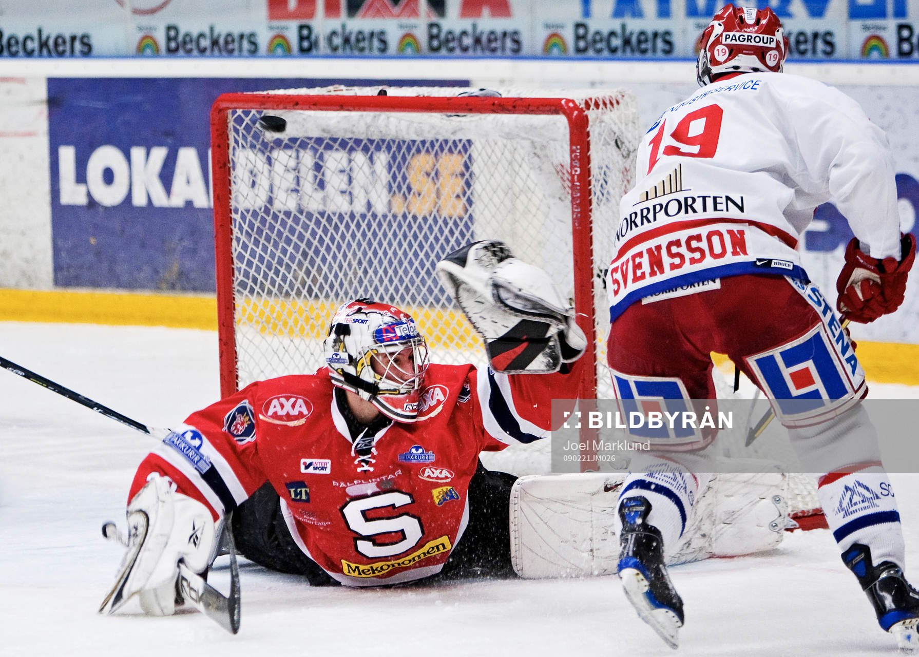 Björn Svensson, Timrå, är ytterst nära att göra mål