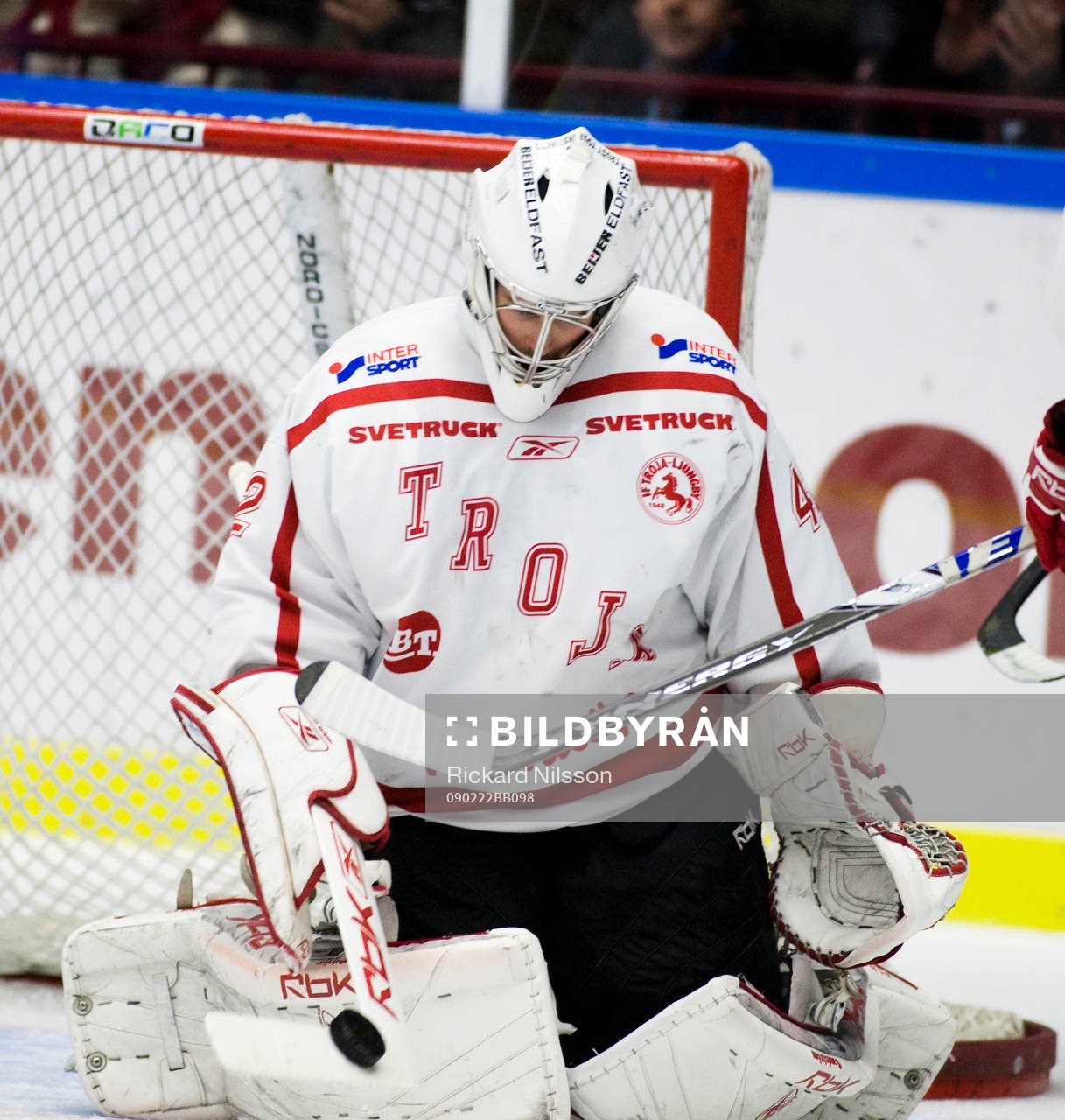Petter Sandström, målvakt, har koll på pucken