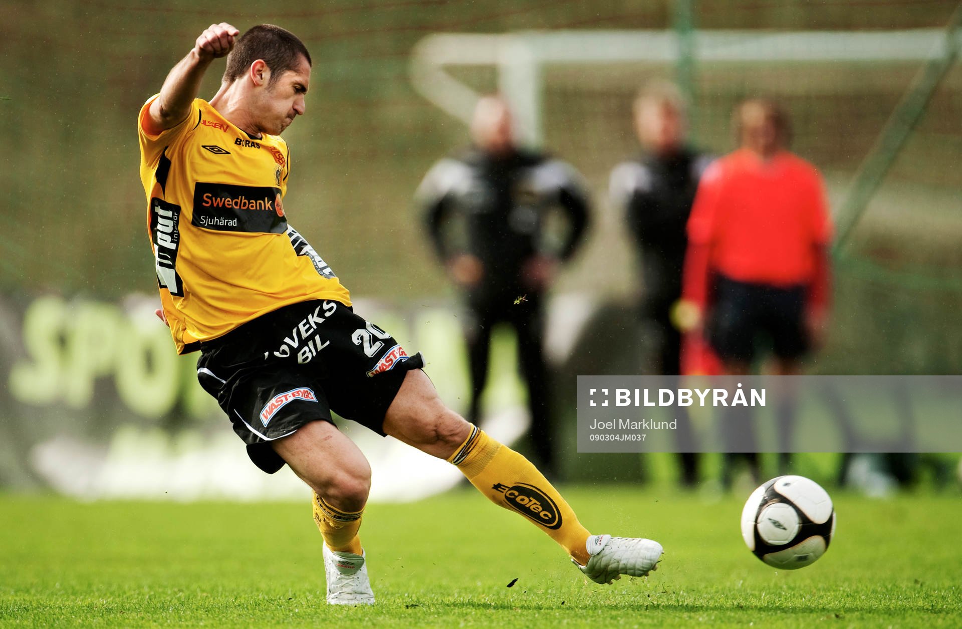 Emir Bajrami, Elfsborg, skjuter mot mål