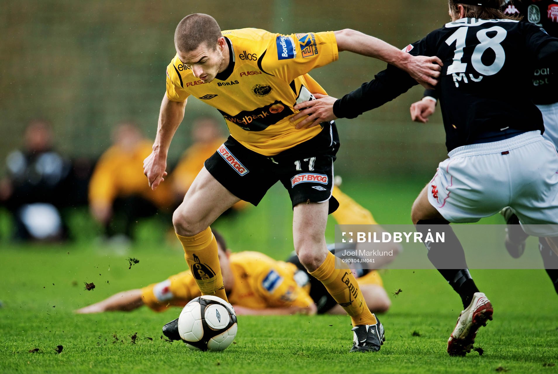 James Keene, Elfsborg, tar sig förbi Olafur Örn