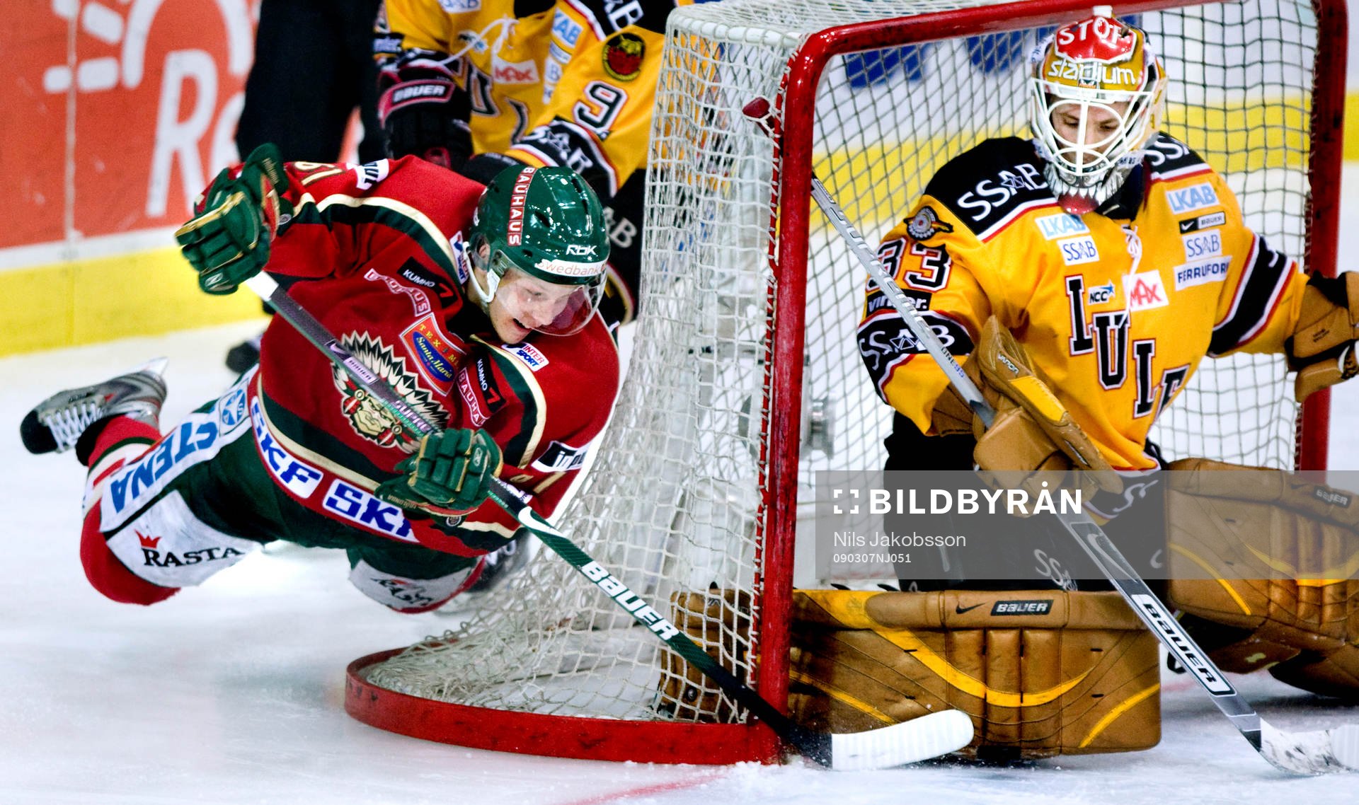 Lars Eller, Frölunda ligger i luften och skjuter på