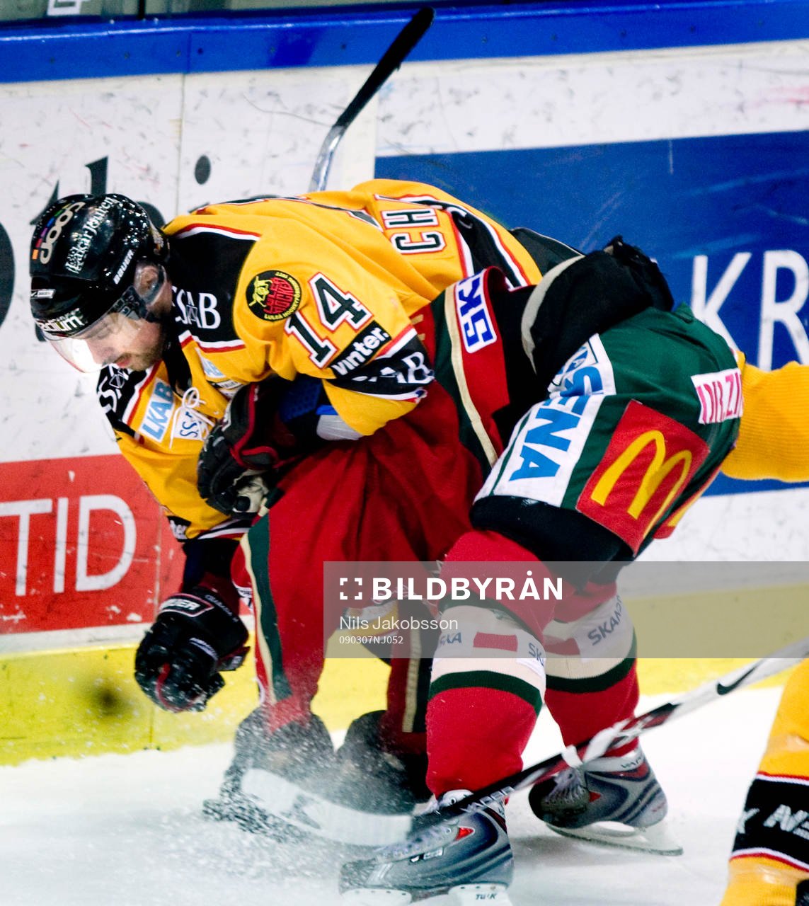 Martin Chabada, Luleå trycker ner Fredrik Pettersson,
