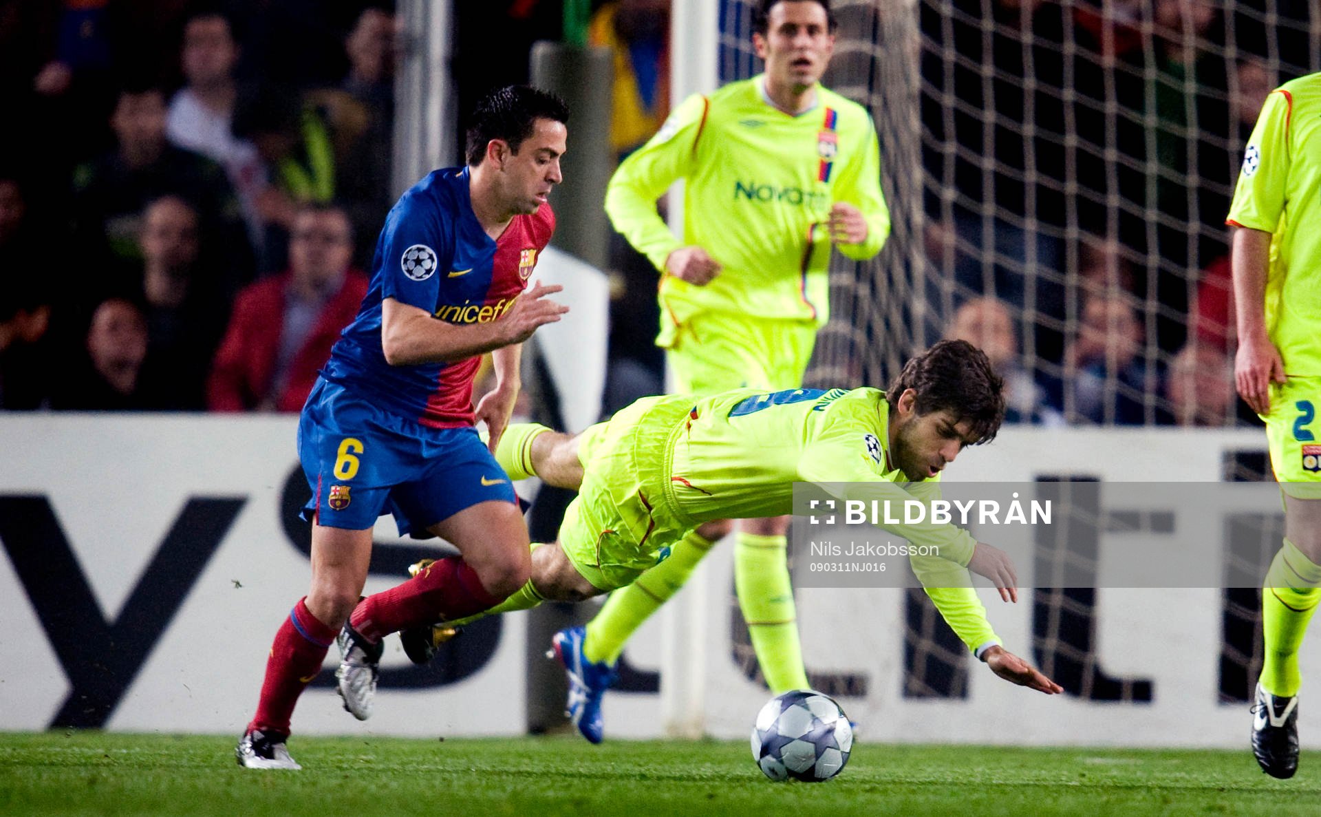 Xavi Hernandez, Bareclona, Juninho, Lyon