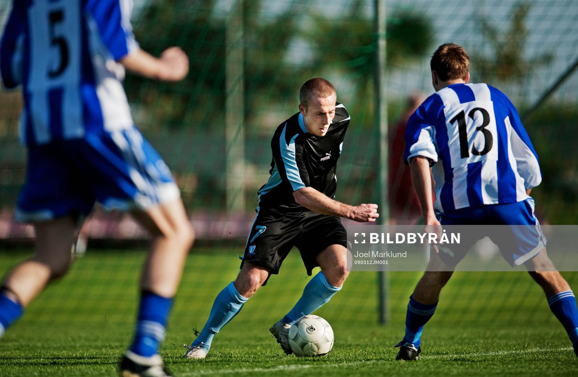Daniel Larsson, Malmö, dribblar