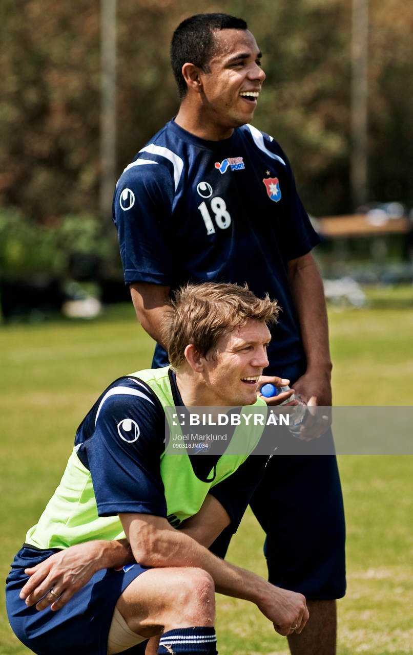 Marcus Allbäck och Álvaro Santos