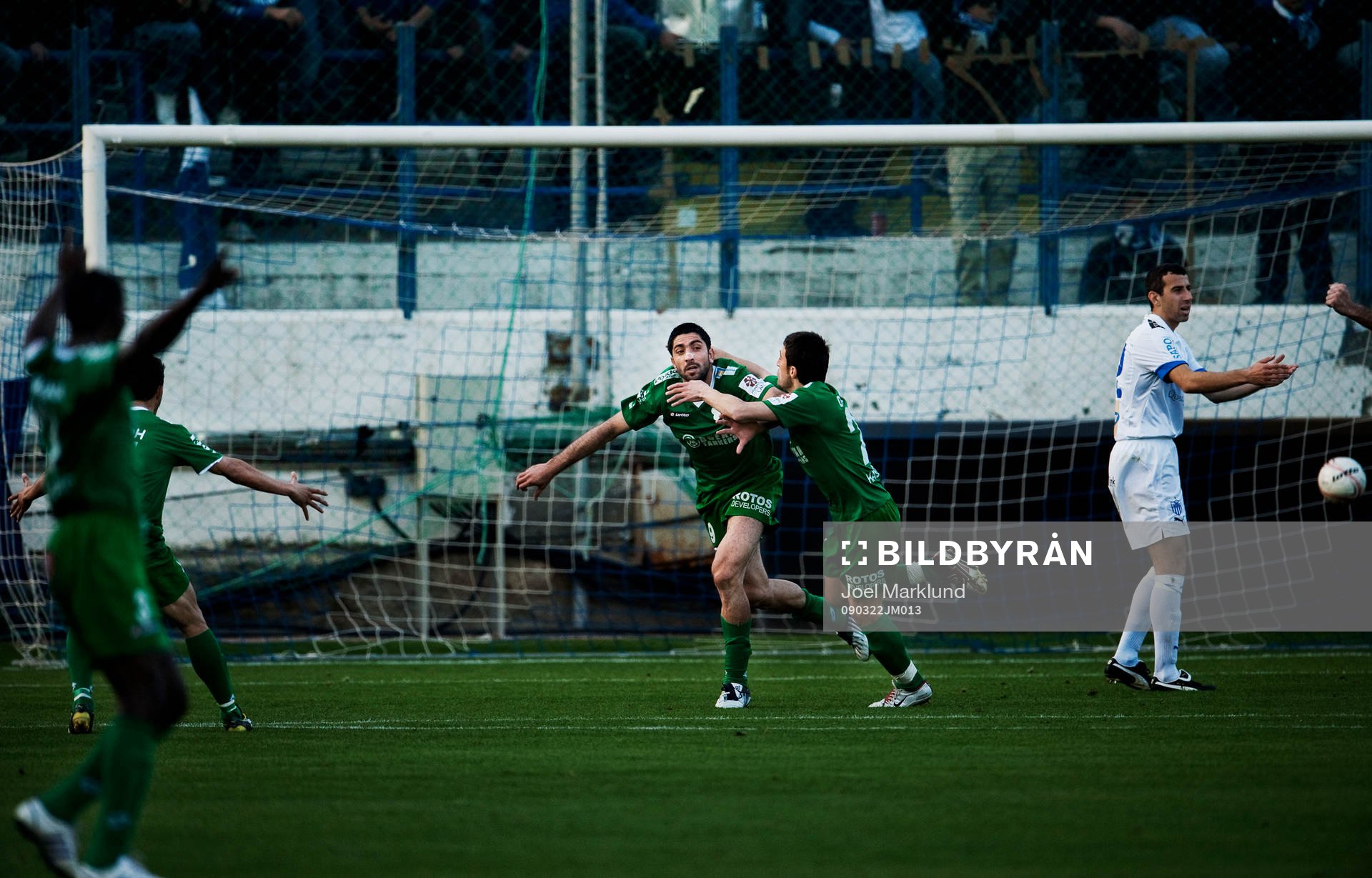  Francisco Aguirre, Omonia, jubel efter att ha gjort ett mål.