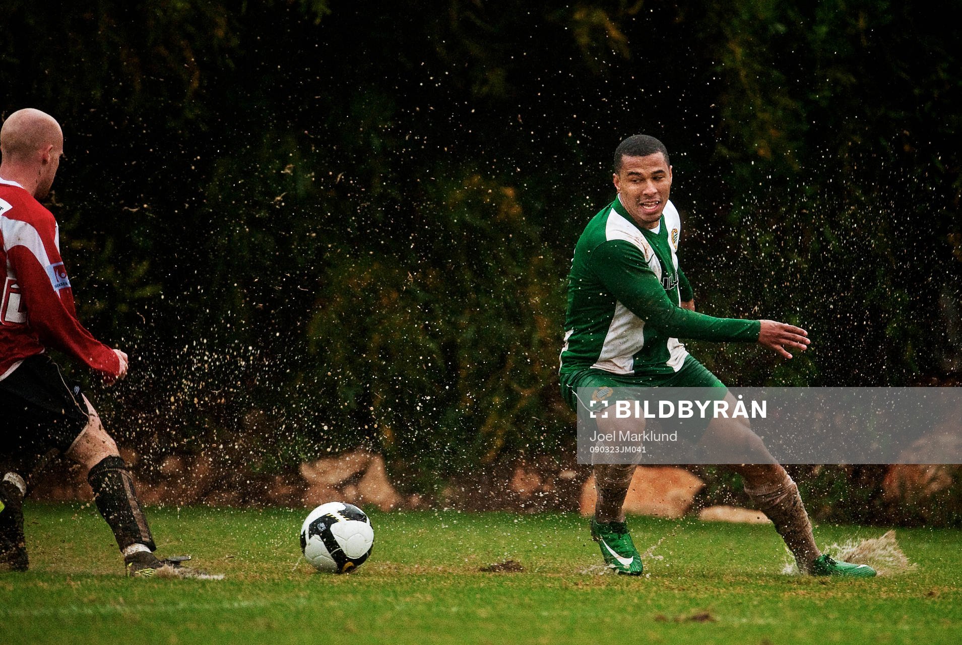 Charlie Davies, Hammarby, tappar kontrollen över bollen