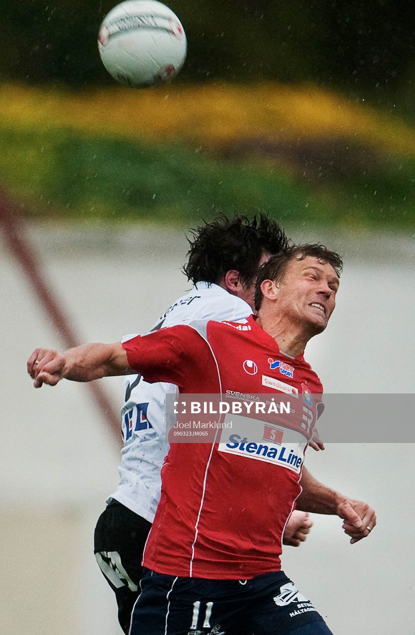Marcus Allbäck, Örgryte, vinner en nickduell