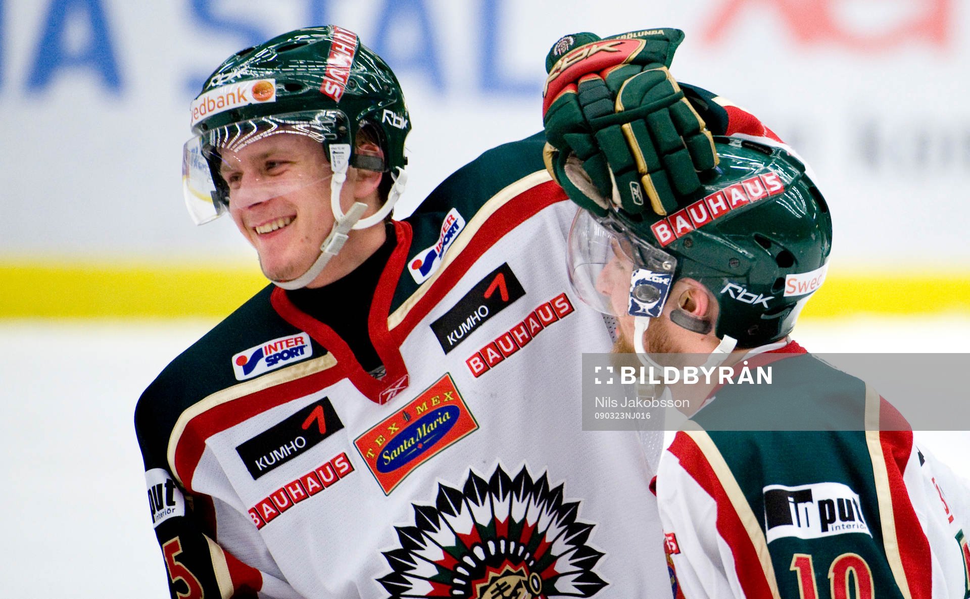 Fredrik Pettersson, Frölunda jubel, gratuleras av Nicklas