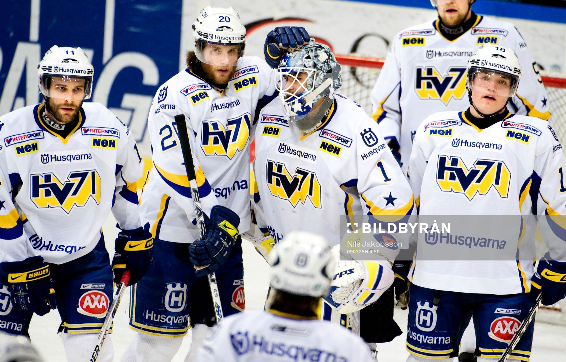 Stefan Liv, målvakt,  jubel