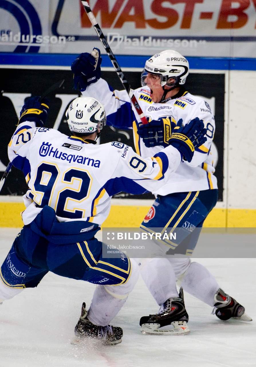 Nicholas Angell och Teemu Laine, jubel