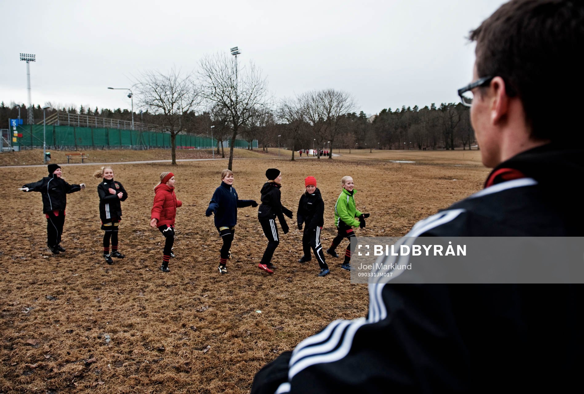 En ledare ser till att lag F 98-3 värmer upp
