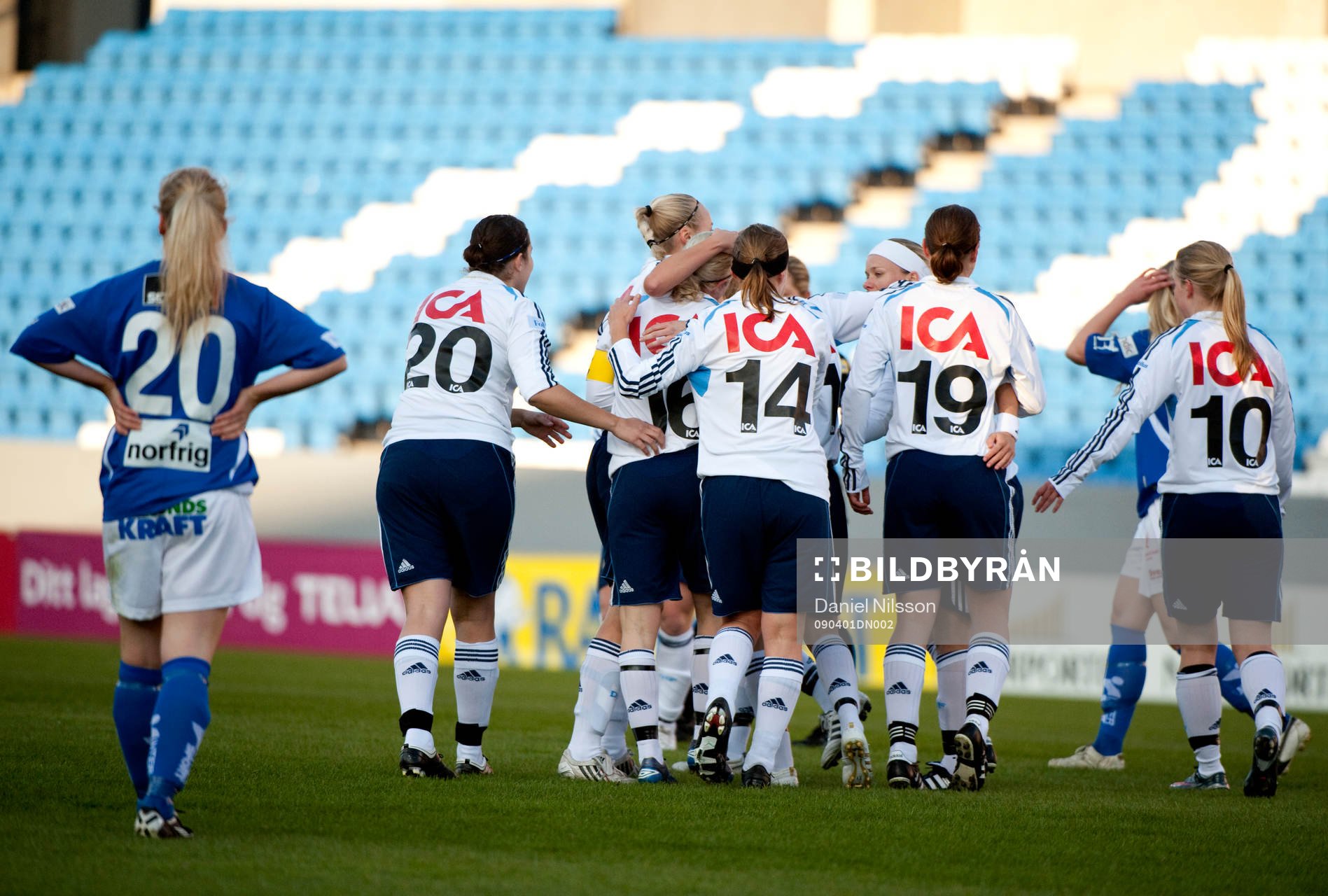 Victoria Svensson har gjort 1-0 till Djurgården, Jubel