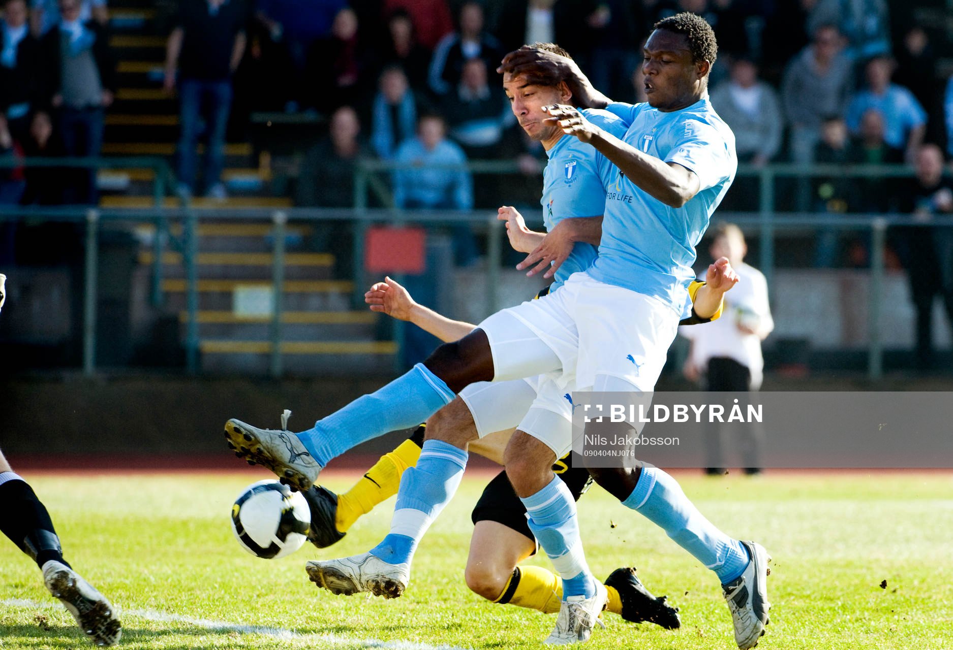 Guillermo Molins, Edward Ofere, tar bort varandra och