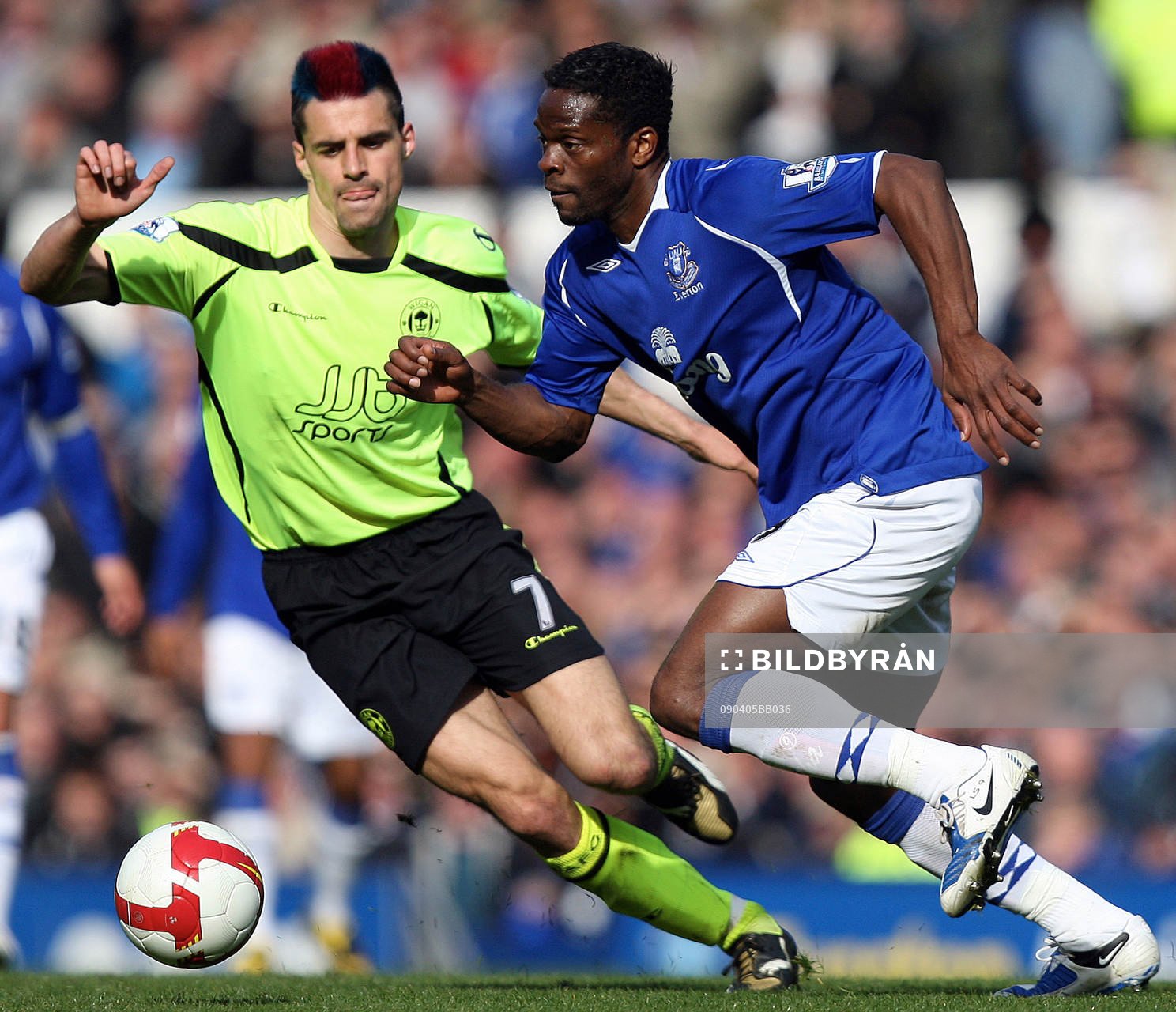Louis Saha, Everton och Paul Scharner, Wigan