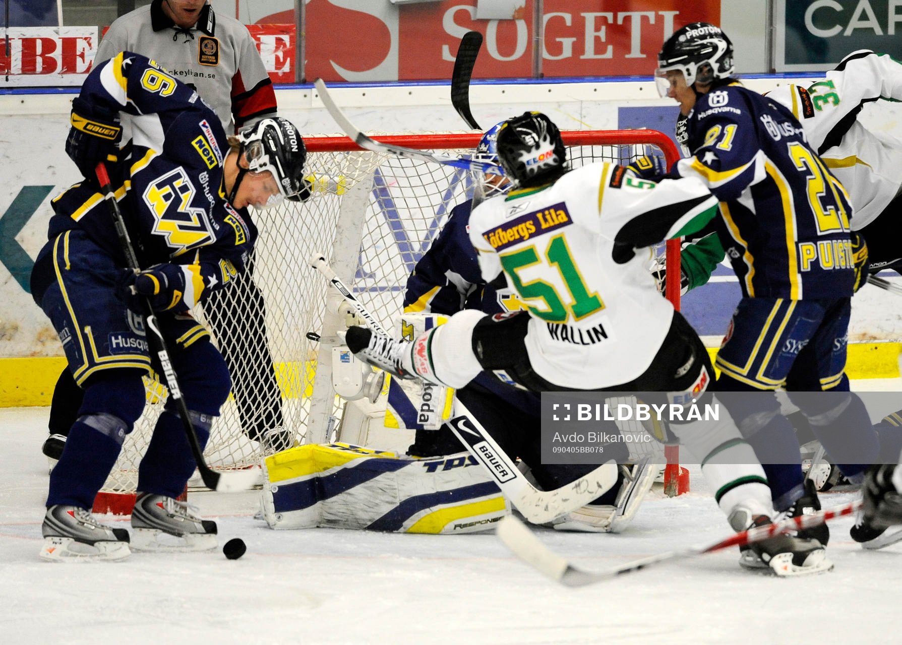 Pasi Puistola, HV71, stoppar Rickard Wallin, Färjestad