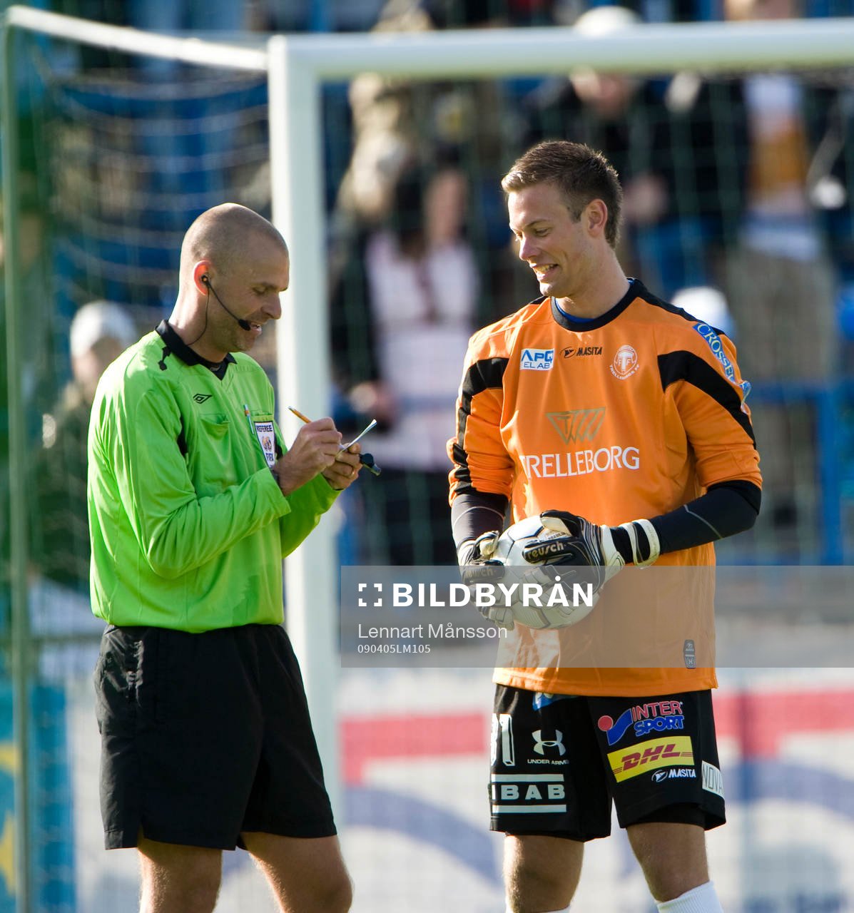 Michael Lerjéus, domare och Victor Noring, målvakt, 18,
