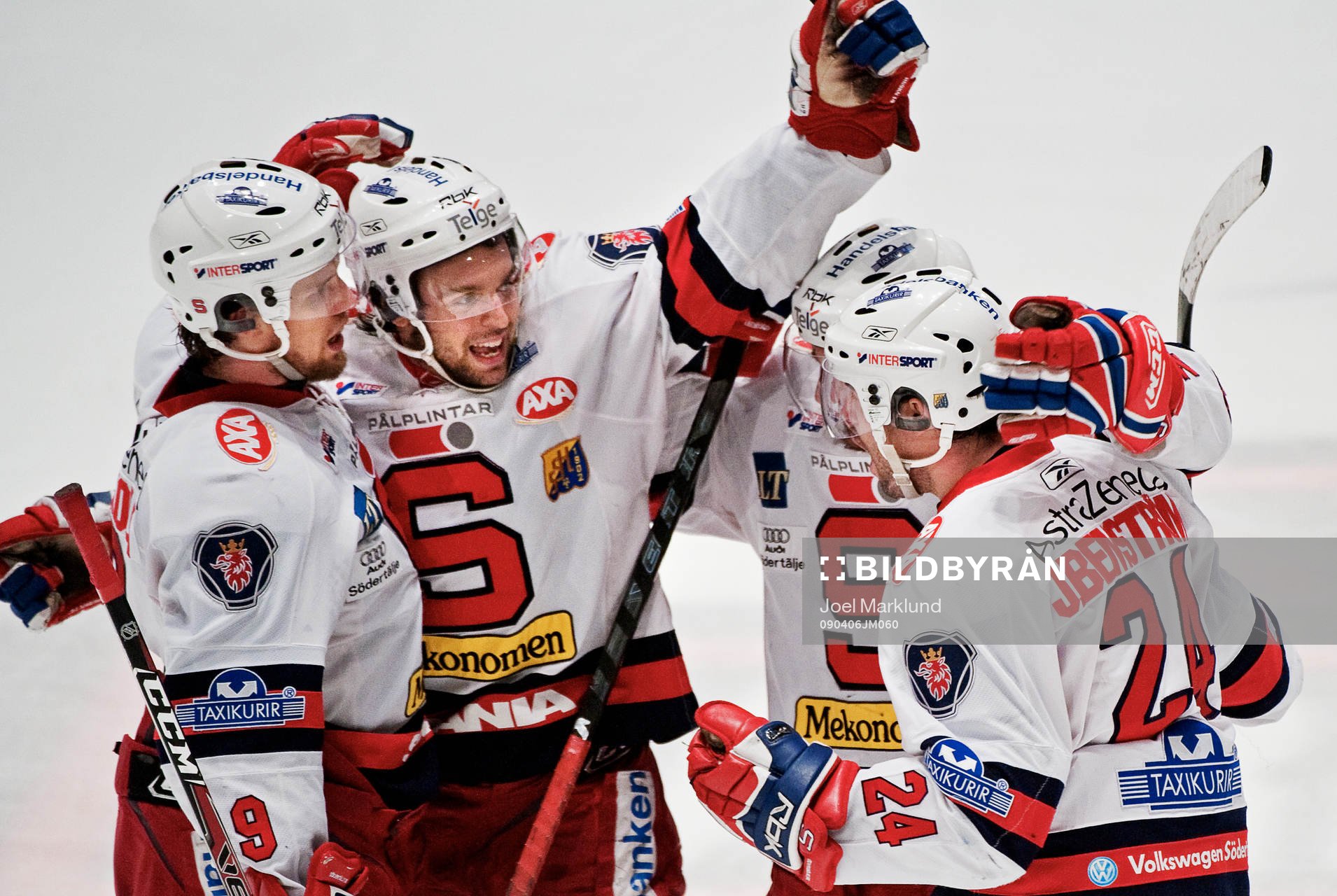Jörgen Bemström, Södertälje, gratuleras till sitt