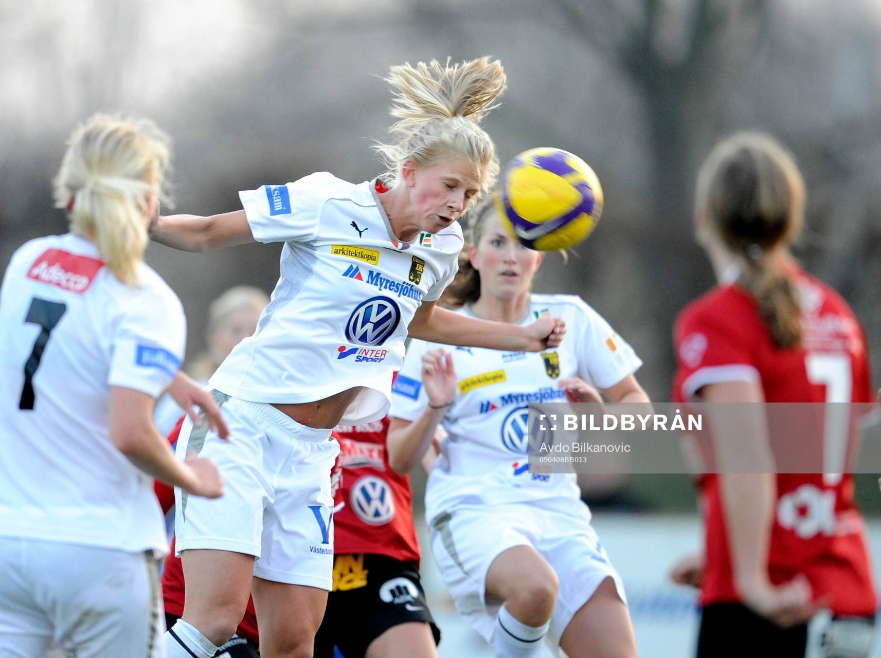 Sofia Jakobsson, Umeå, nickar  första målet
