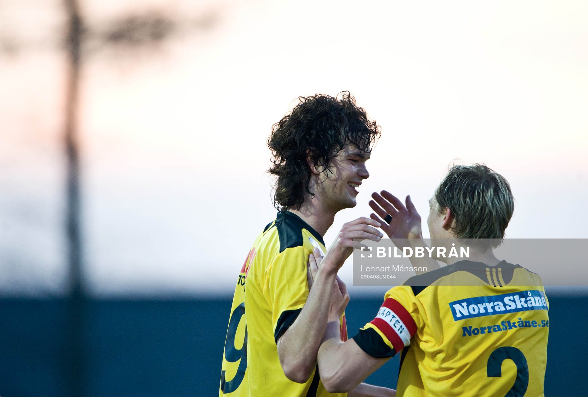 Filip Thurn grattas av Bobby Alm Nilsson