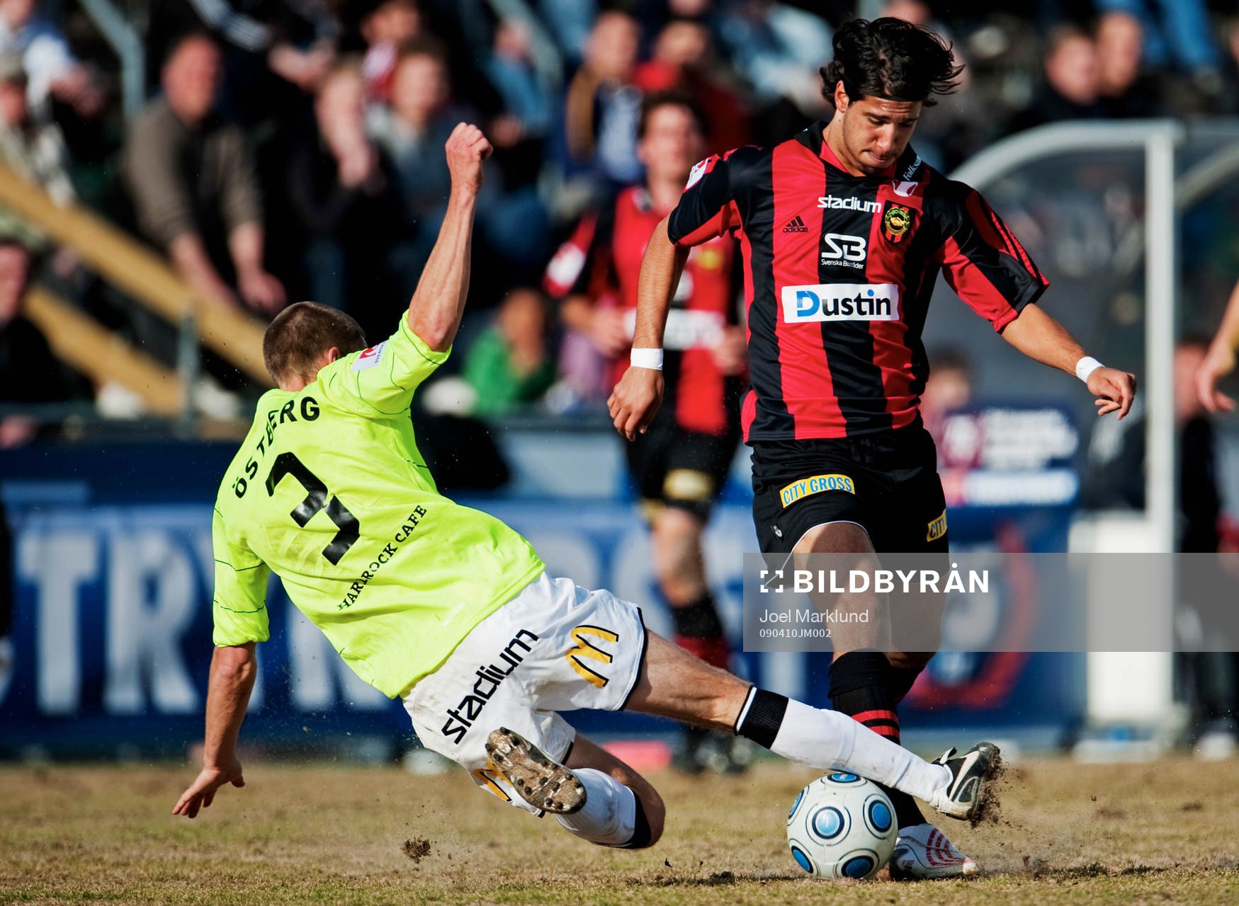 Mattias Östberg, Häcken, fäller Sinan Ayranci,
