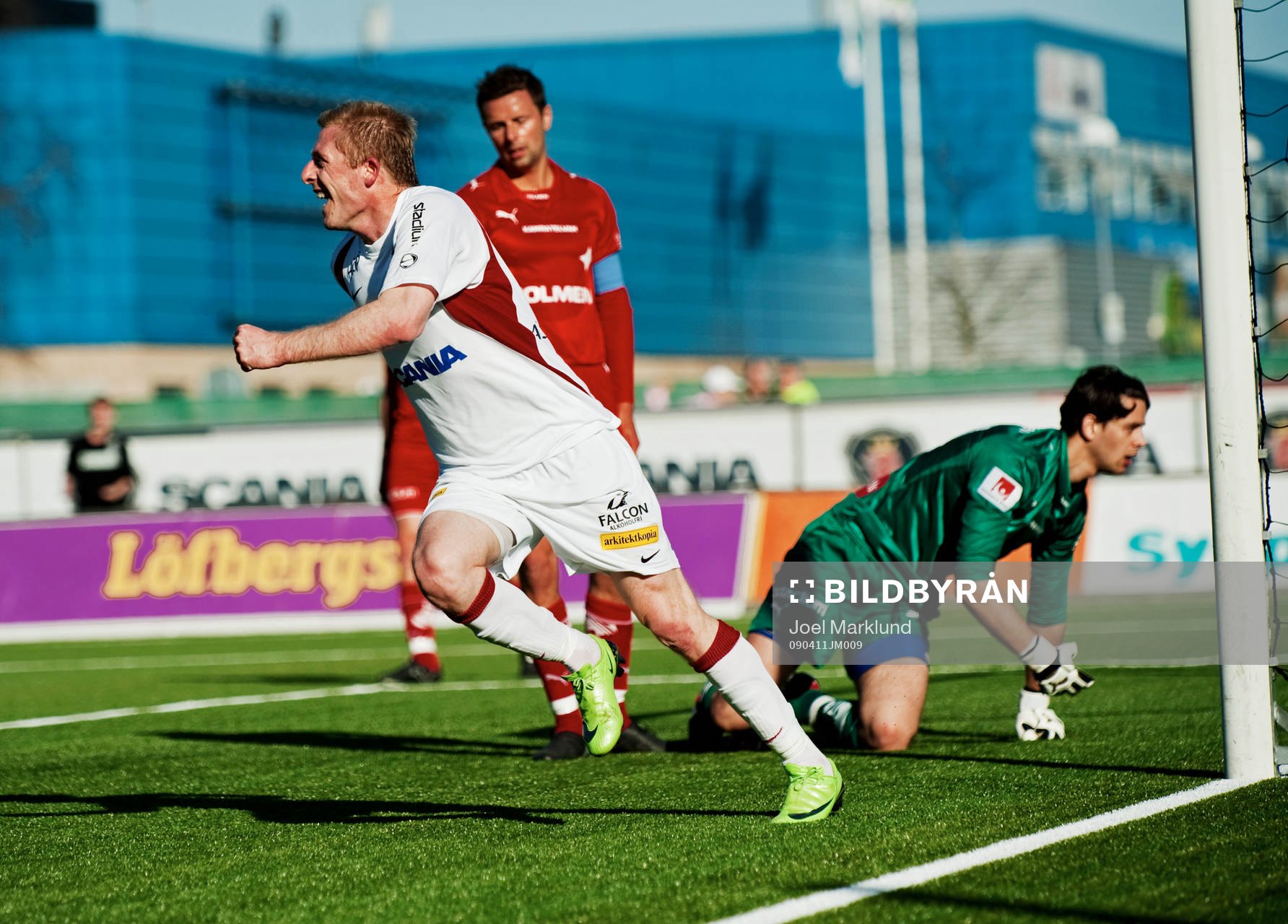Xhevdet Llumnica, Assyriska, jubel