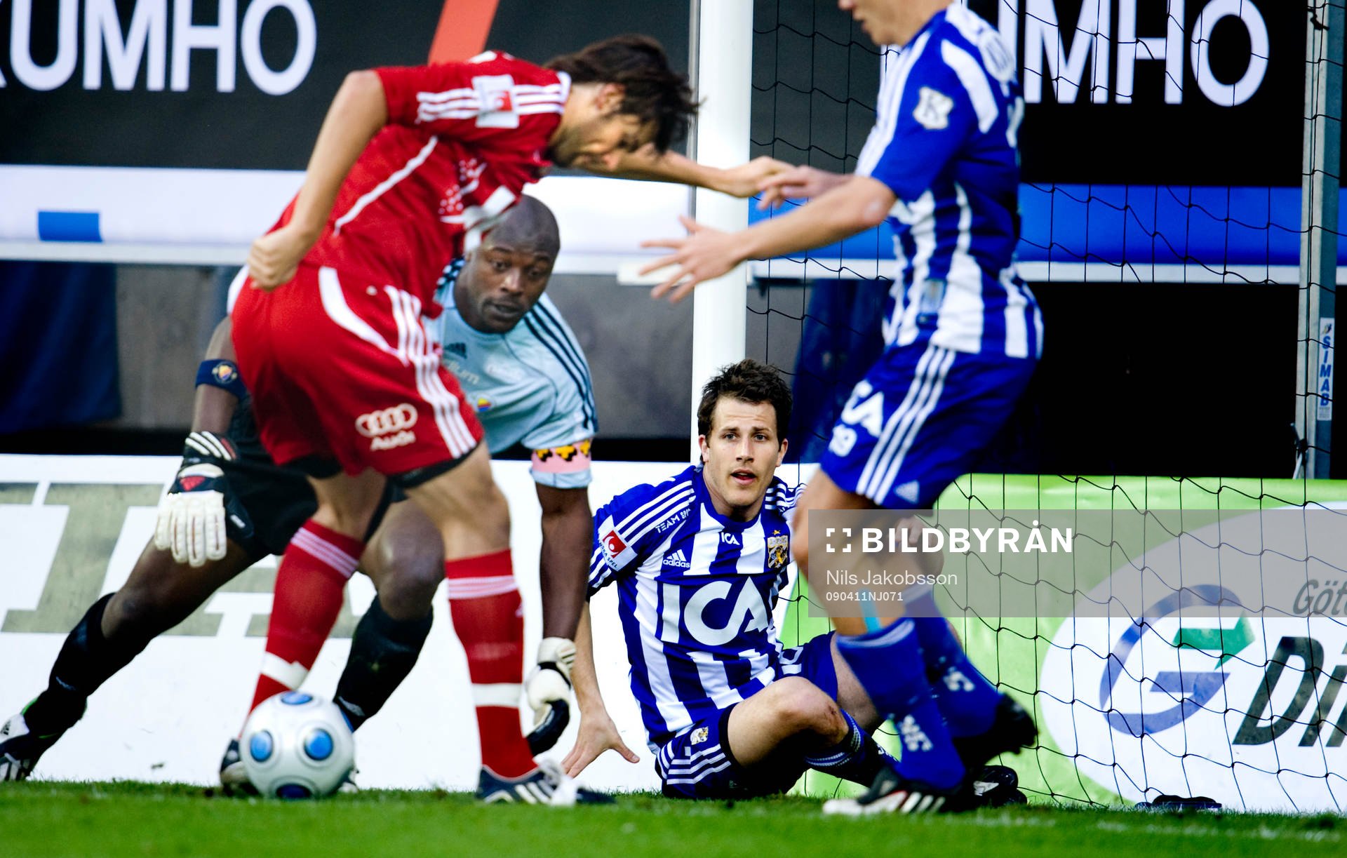 Tobias Hysén, IFK Göteborg, sitter och tittar på