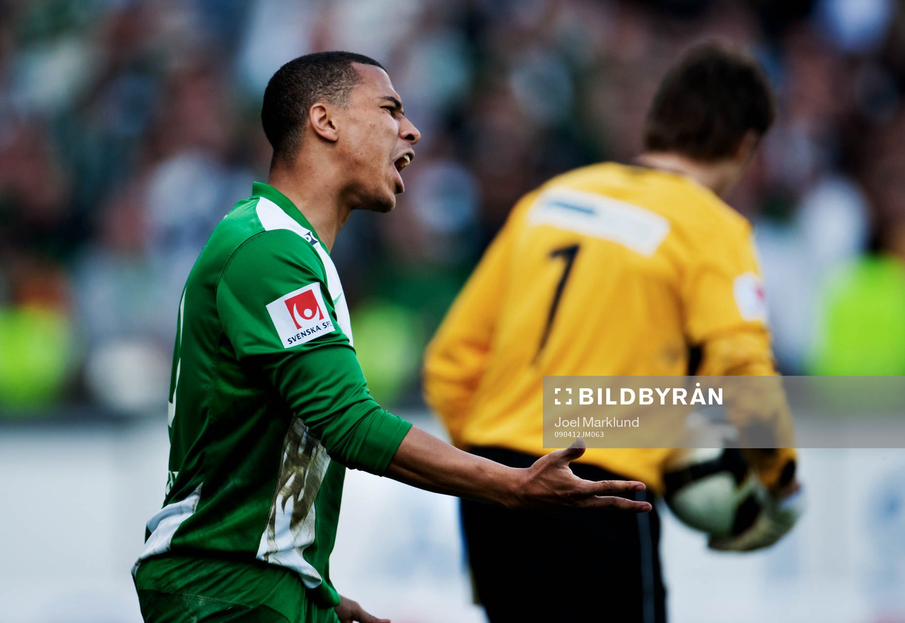 Charlie Davies, Hammarby, skäller på domaren