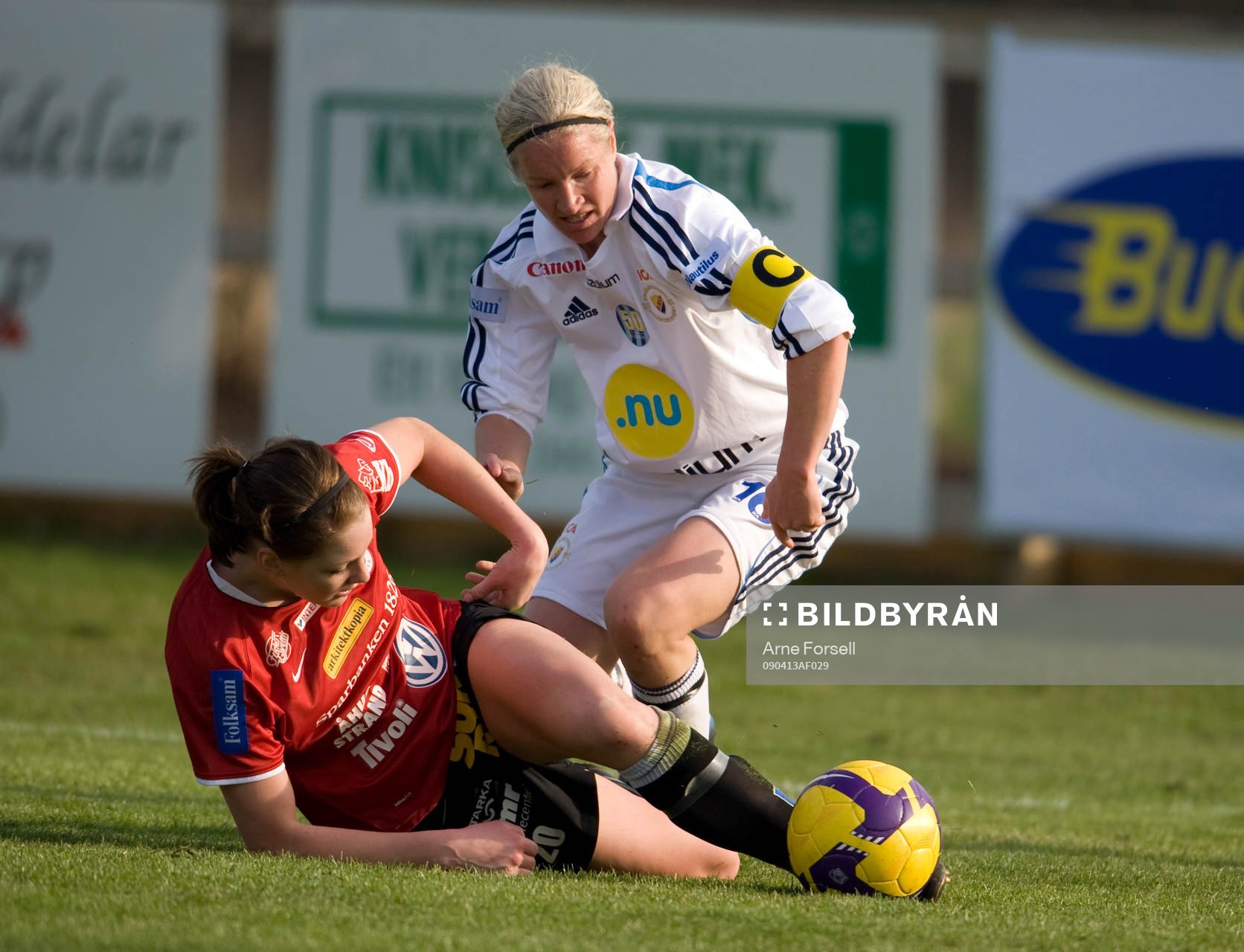 Victoria Svensson har fått Mia Carlsson på fall
