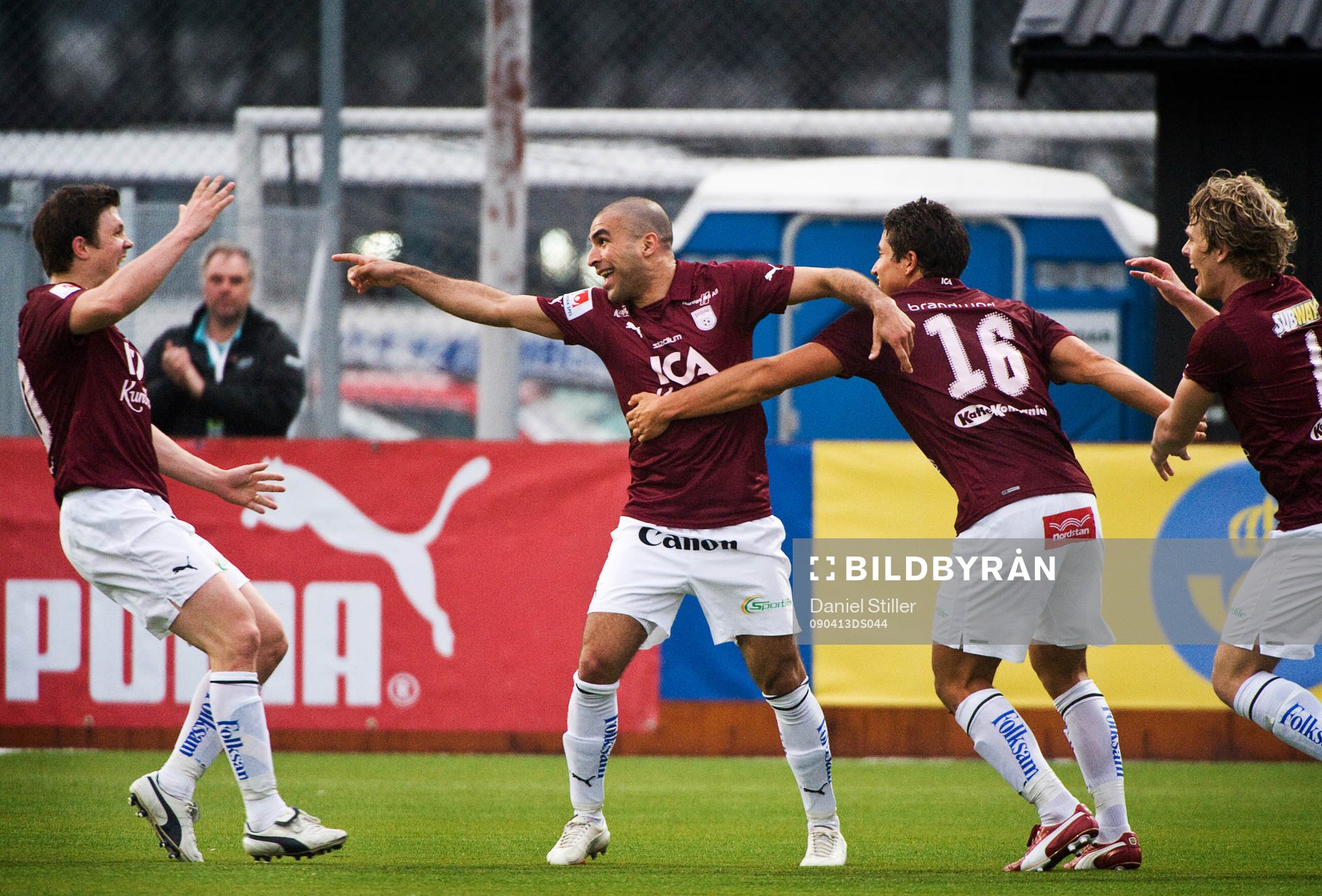 Arash Bayat, Qviding, gör 2-1. Jubel Qviding