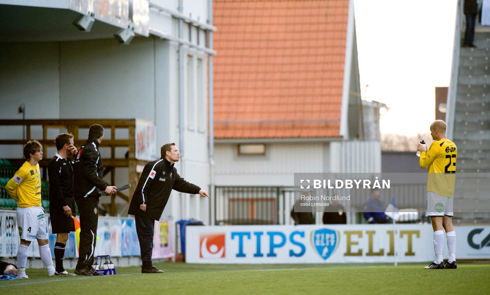 Thomas Askebrand, Tränare Falkenberg pratar med Robin