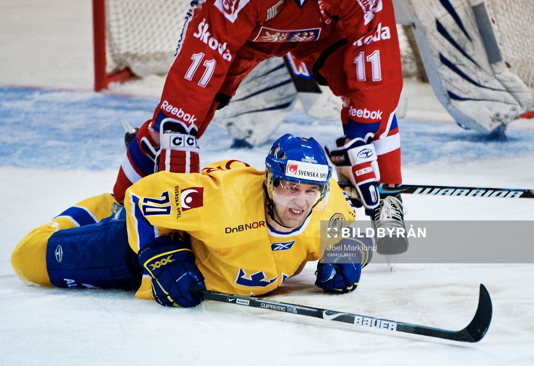 Martin Thörnberg, Sverige, trycks ner av Michal Barinka,