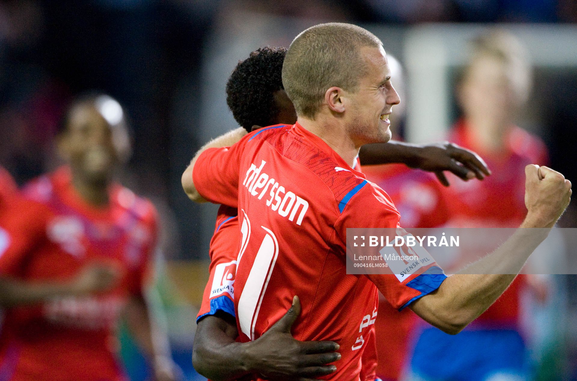 1-0 Christoffer Andersson har skruvat in en hörna och