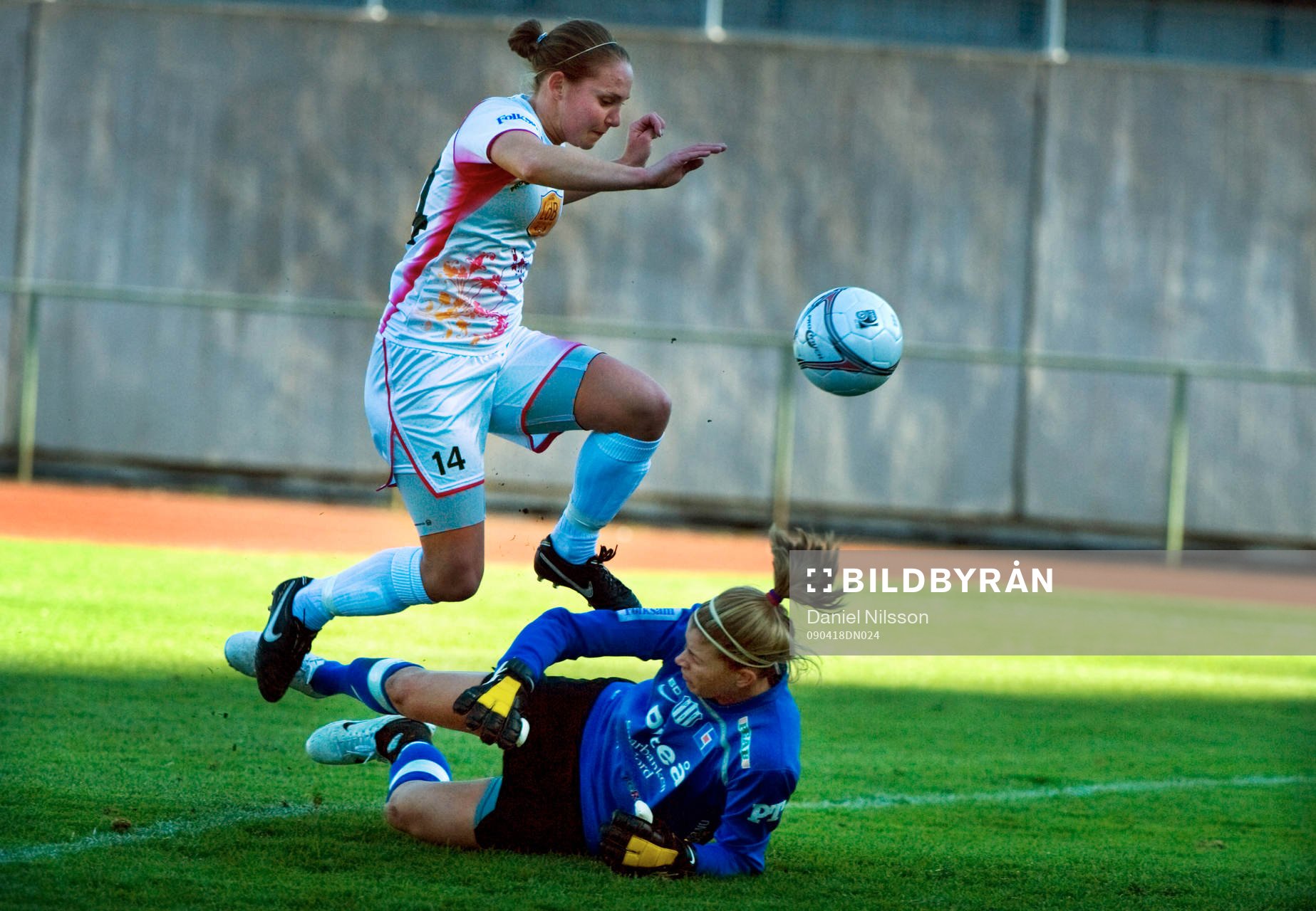 Manon Melis, Ldb gör 2-0 bakom Stephanie Labbé, målvakt