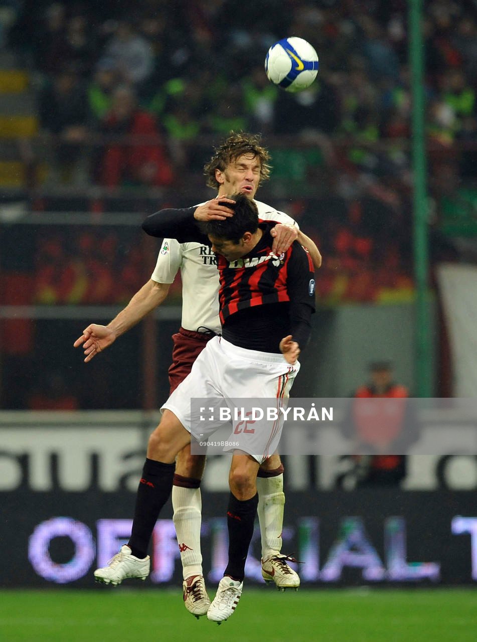  Franceschini och Kaka i nickduell.