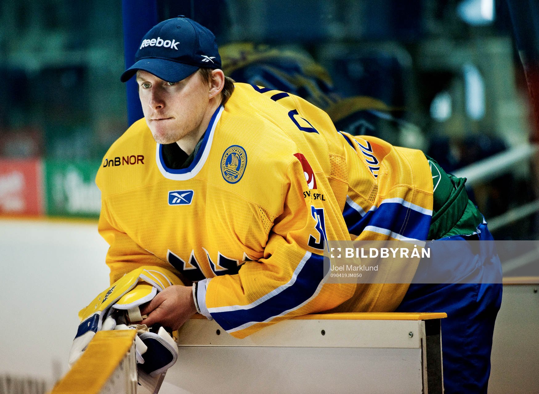 Johan Holmqvist, målvakt, vaktade båsdörren
