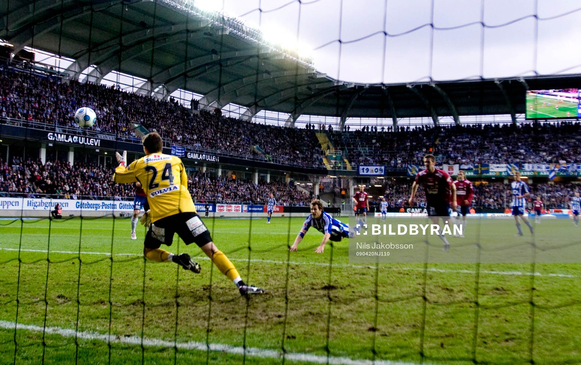 Tobias Hysén, IFK Göteborg,  nickar in 1-0 på Gamla