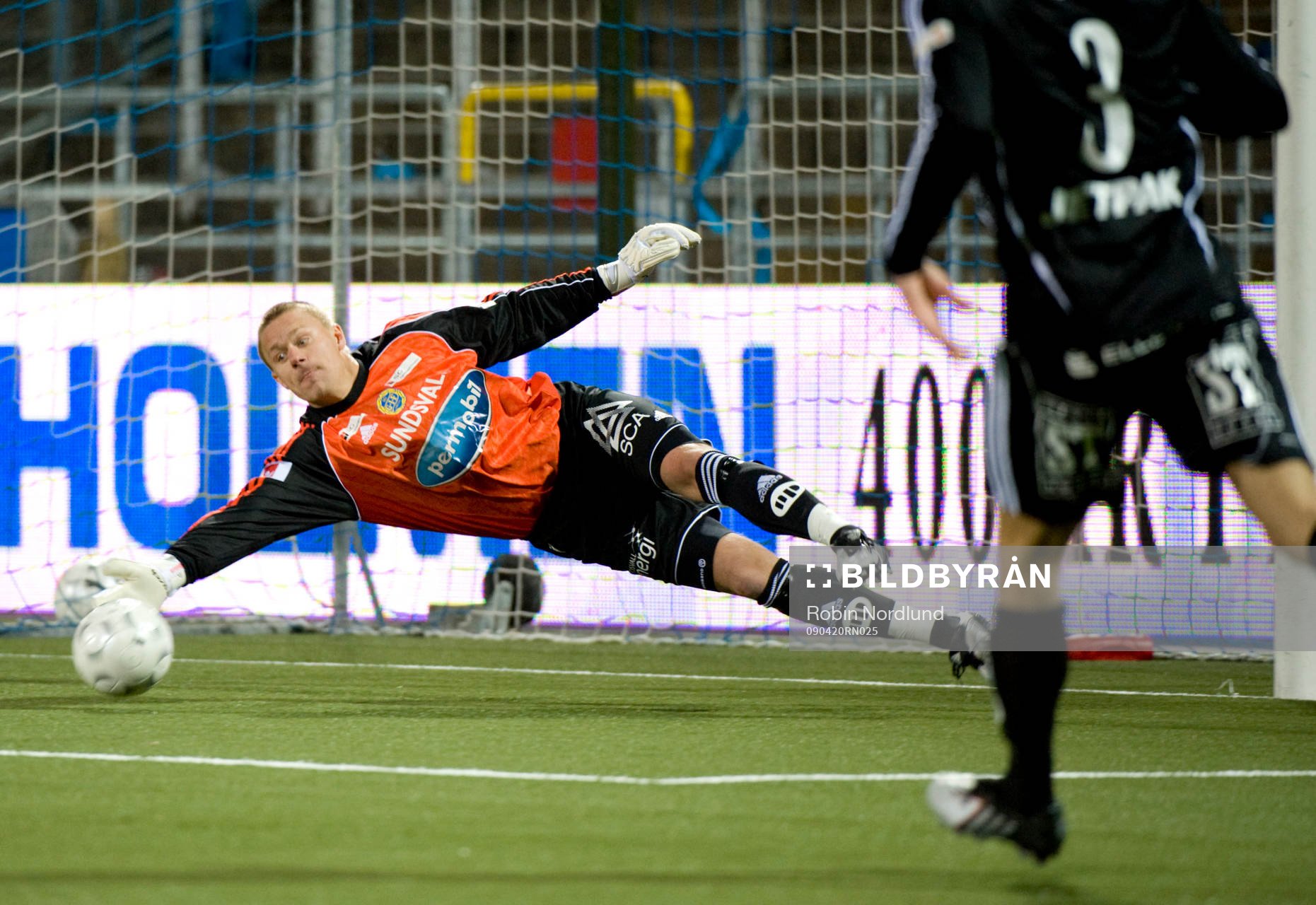 Fredrik Sundfors, Målvakt Sundsvall räddar