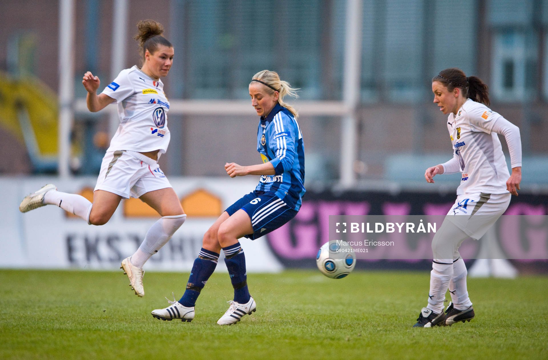 Ramona Bachmann och Hanna Ljungberg, Umeå spelar bort