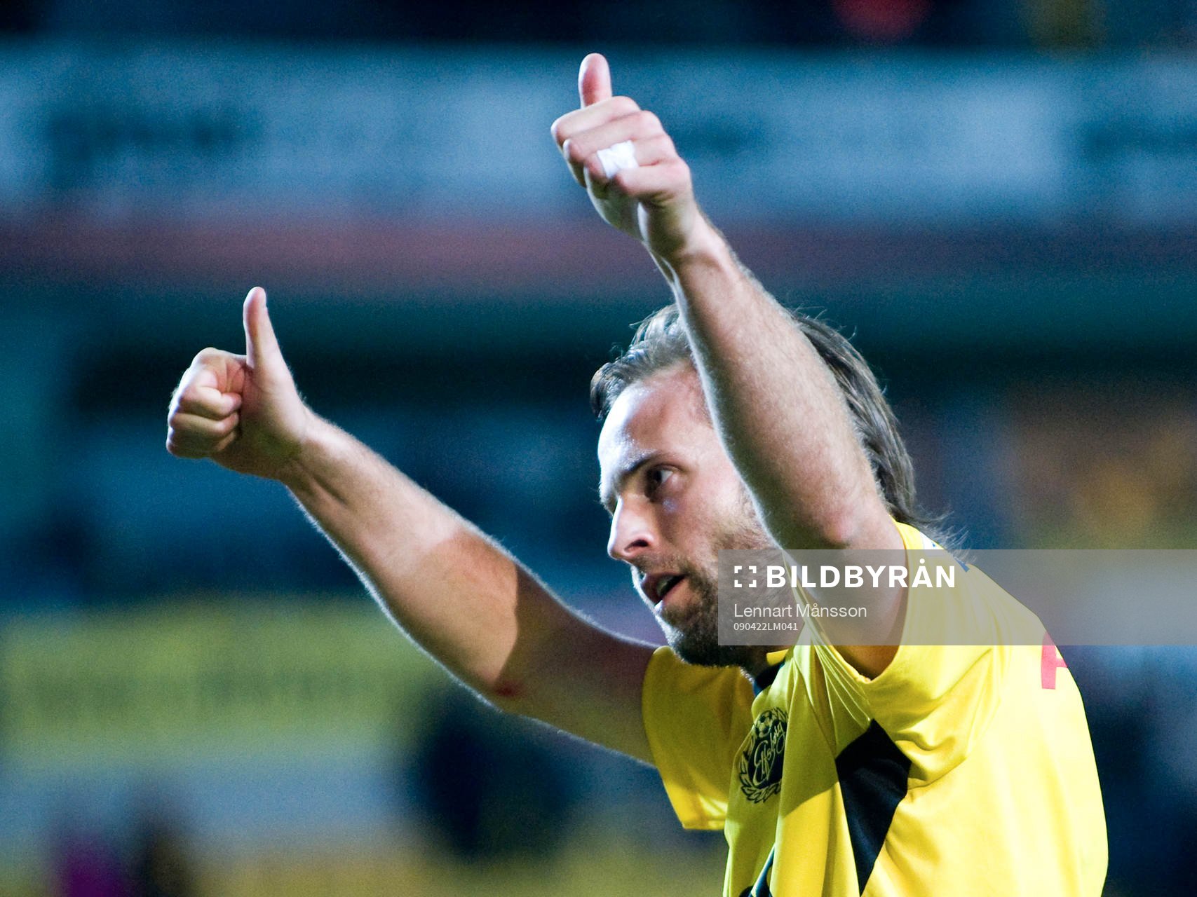 Mathias Florén, matchhjälten, tummarna upp för Elfsborg.