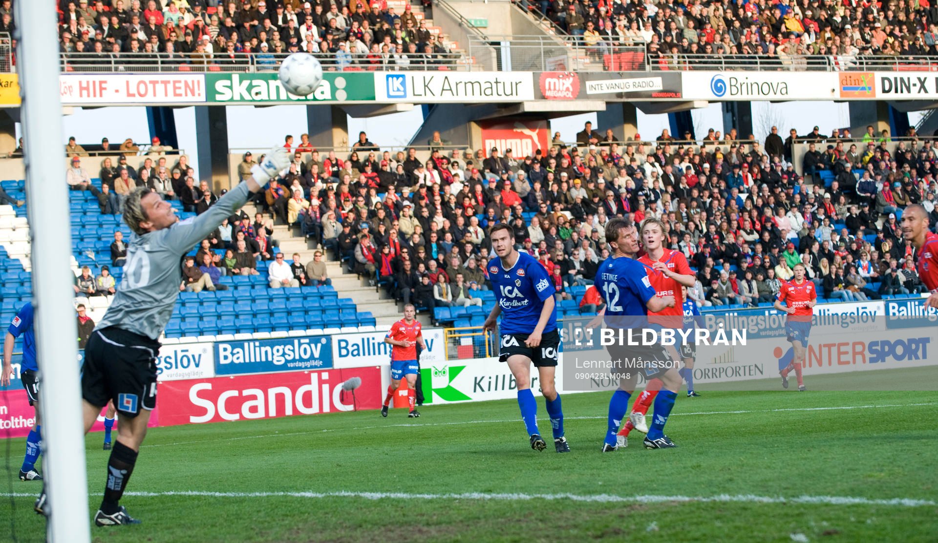 Rasmus Jönsson skott räddas av  Magnus Bahne