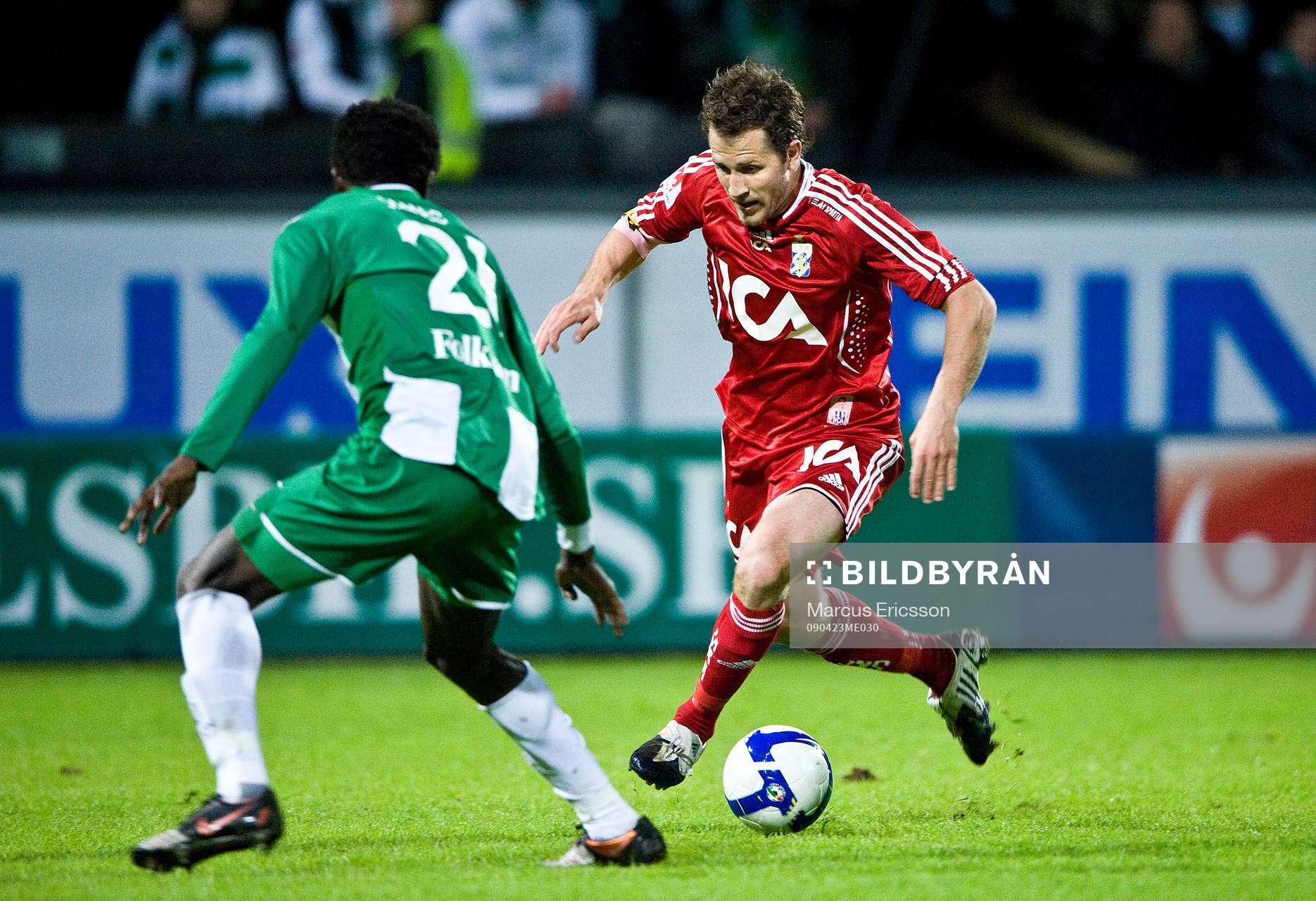 Tobias Hysén, IFK Göteborg, utmanar Monday James, Hammarby