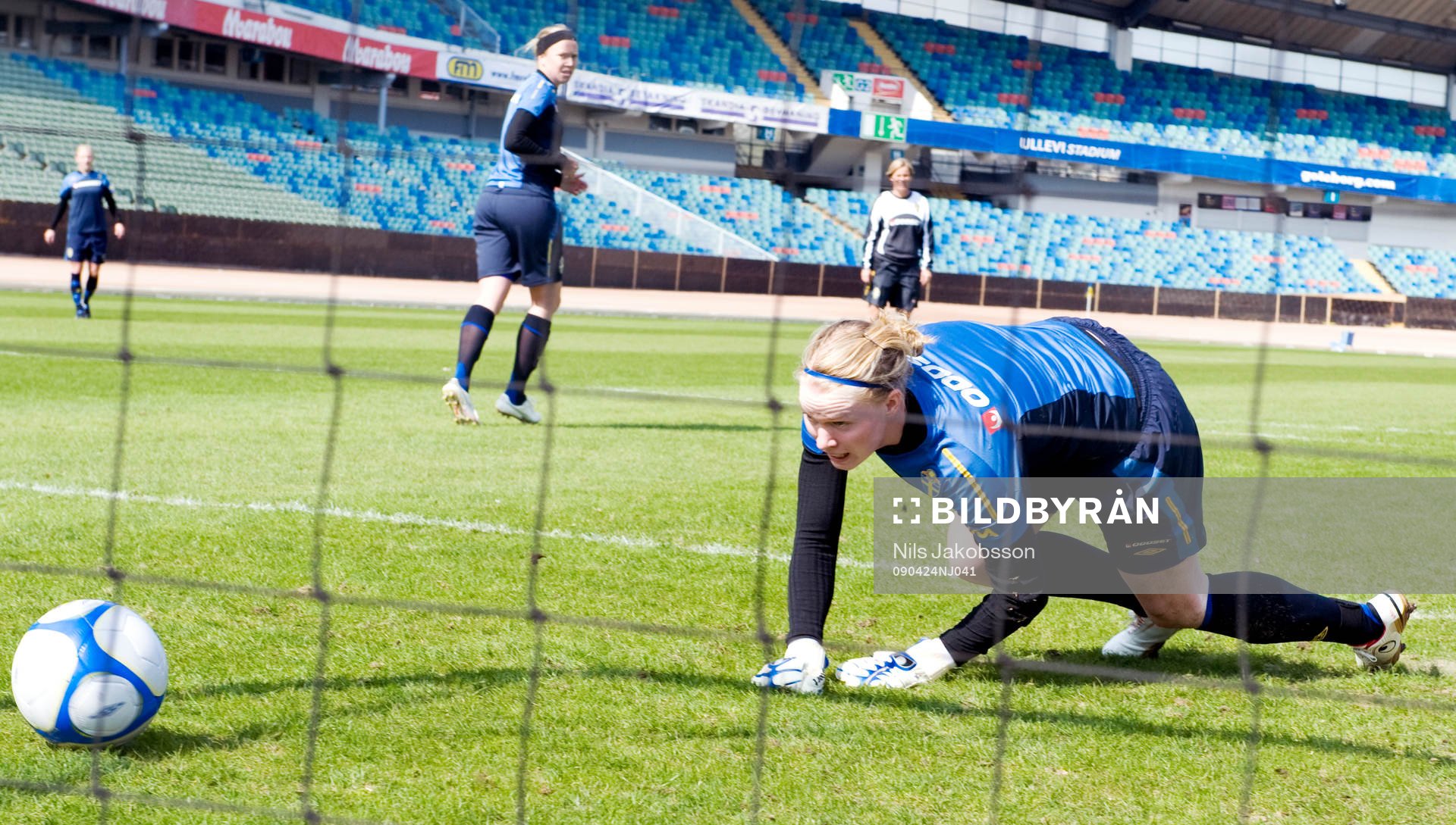 Hedvig Lindahl, målvakt