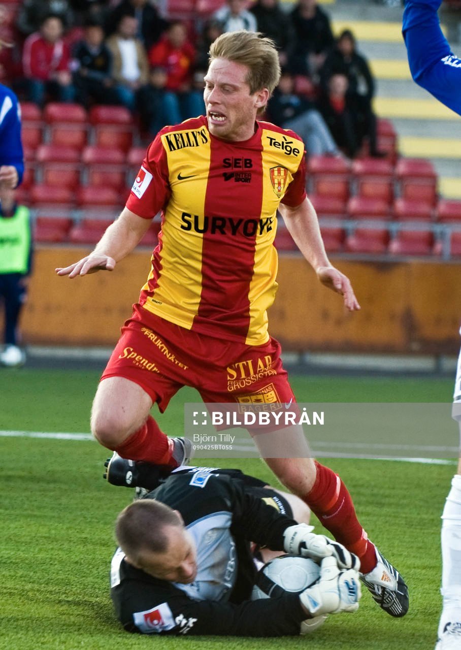Joakim Hagernäs, Syrianska och Fredrik Persson, målvakt,