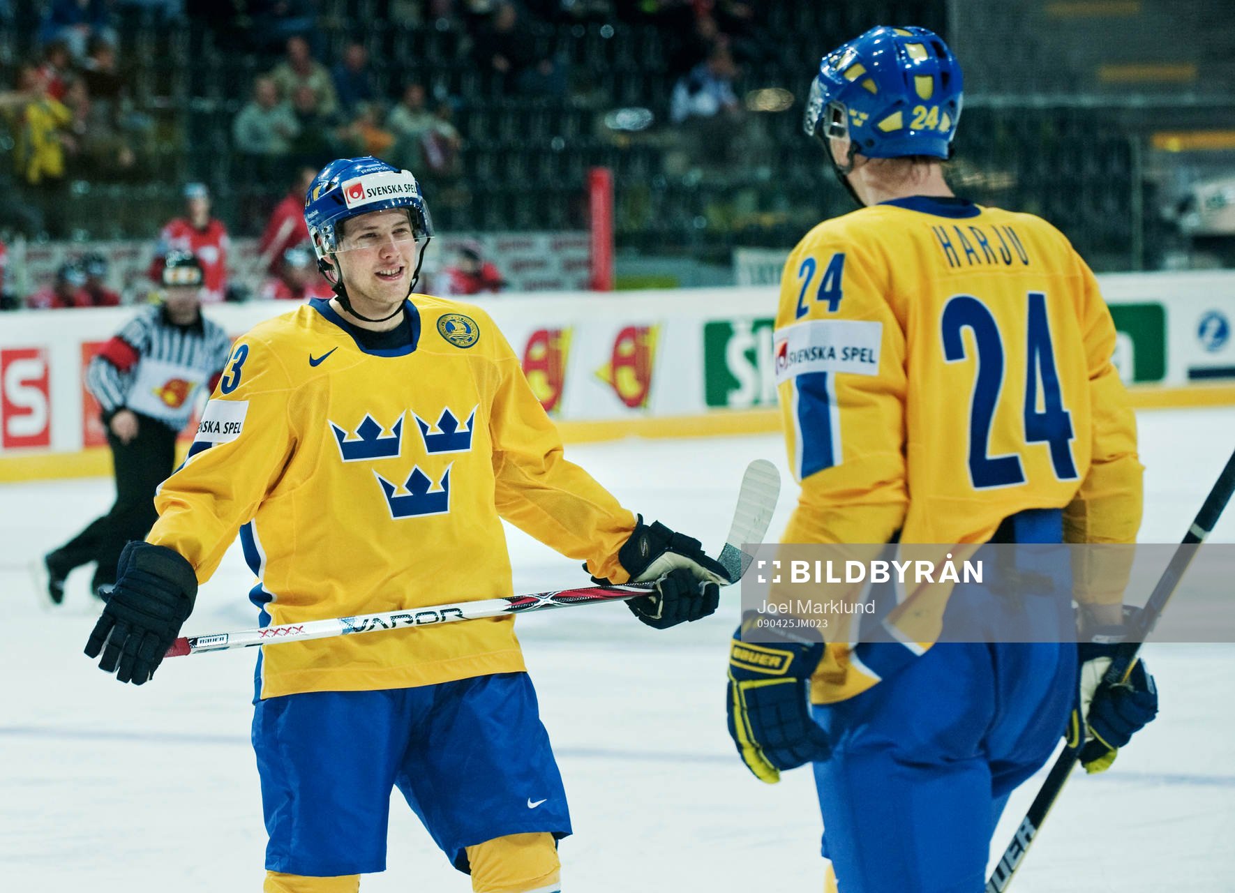 Linus Omark pratar med Johan Harju, Sverige