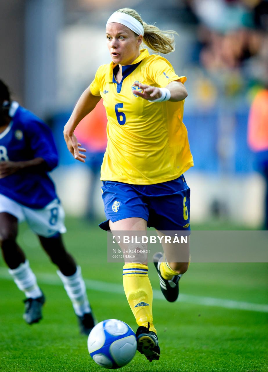 Sara Thunebro, Sverige