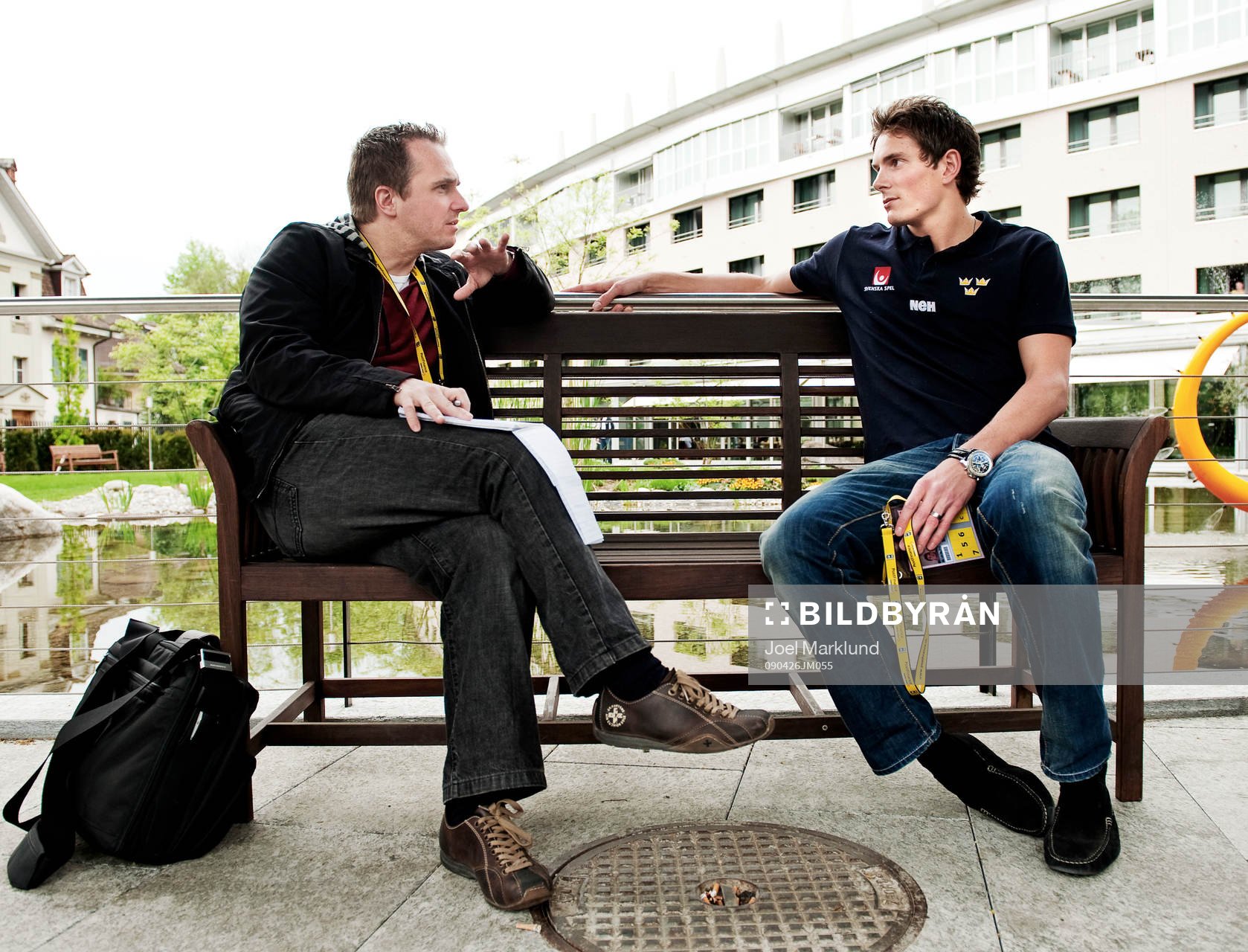 Magnus Nyström, Expressen, pratar med Loui Eriksson,